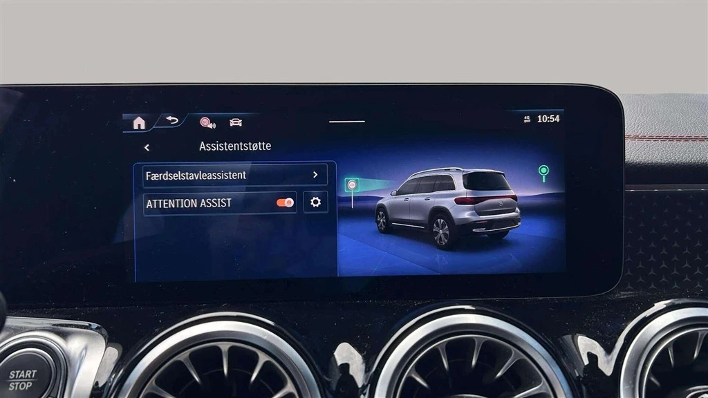 Mercedes-Benz-EQB-image-18