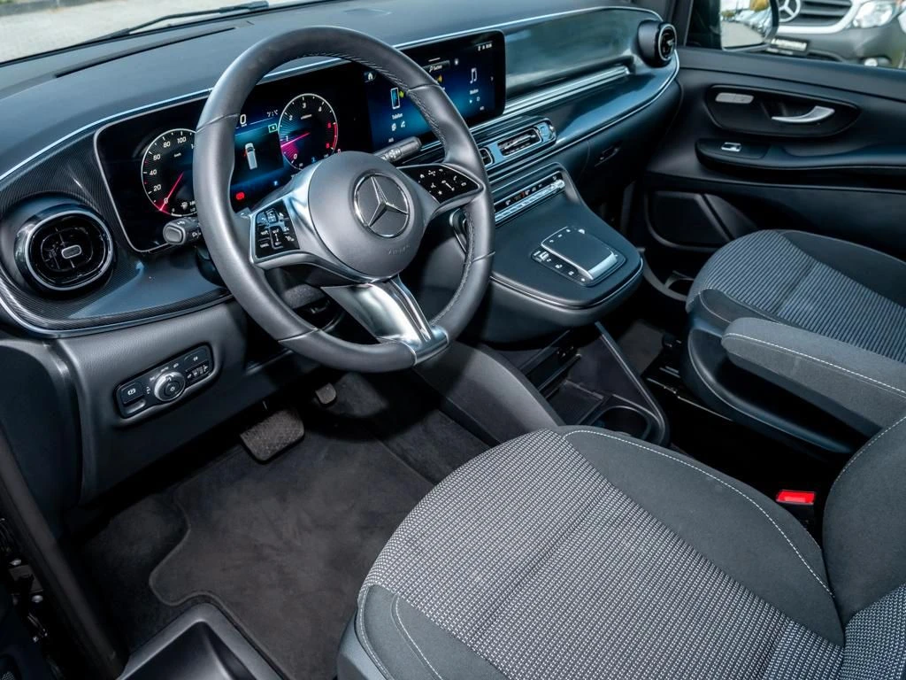 Mercedes-Benz-V-Klasse 220 d-image-8