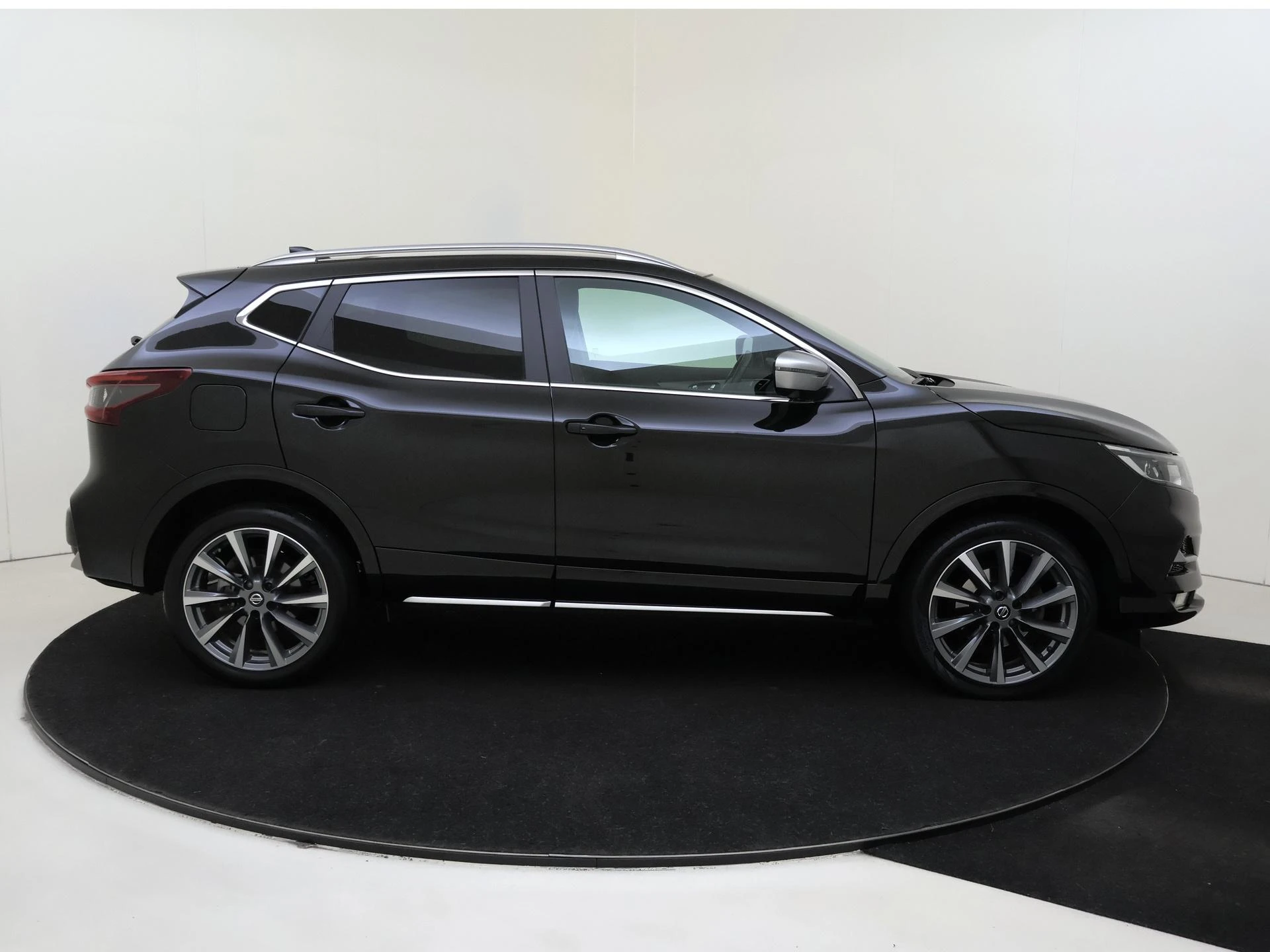 Nissan-QASHQAI-image-8