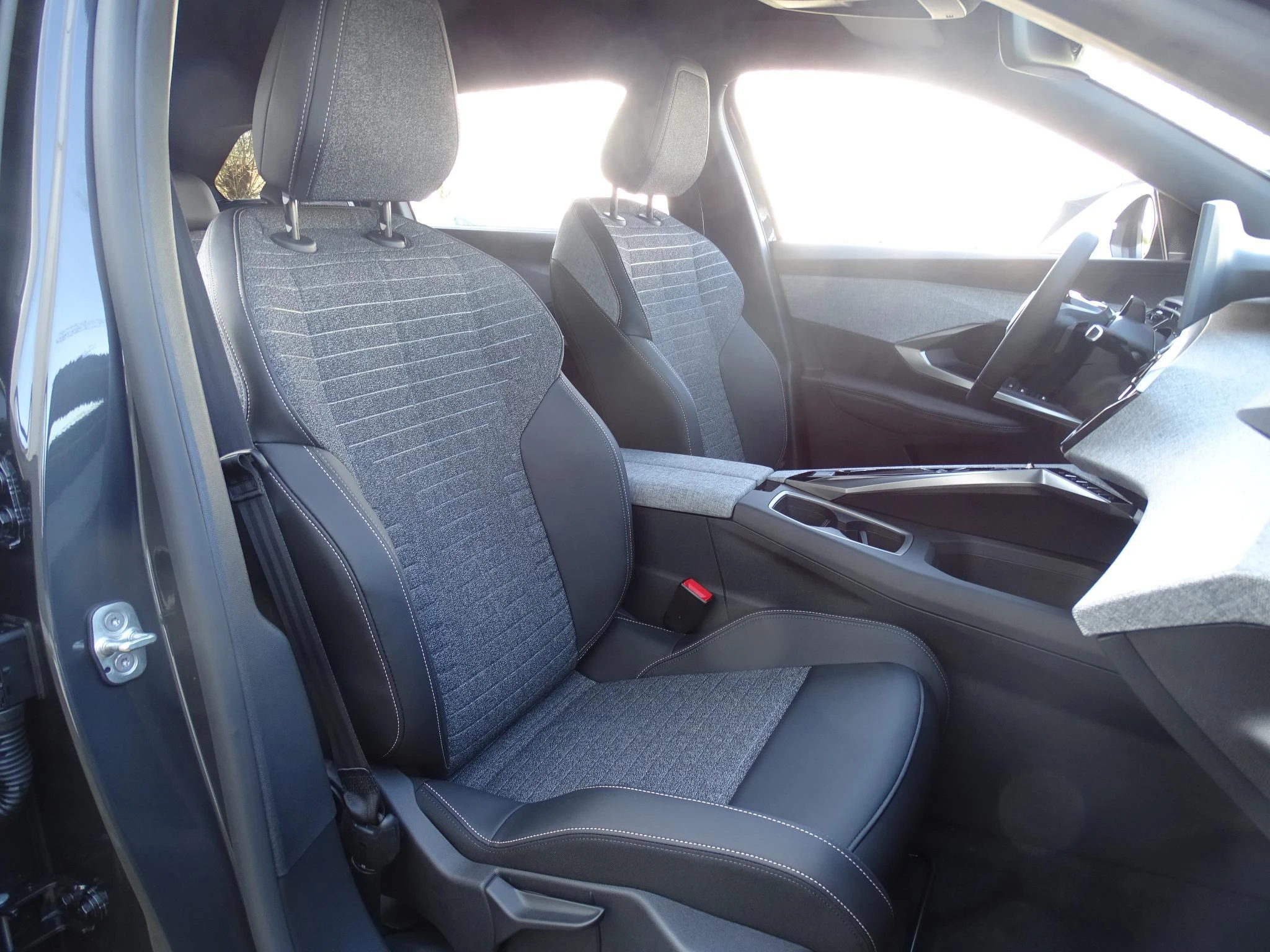 Peugeot-e-5008-image-5