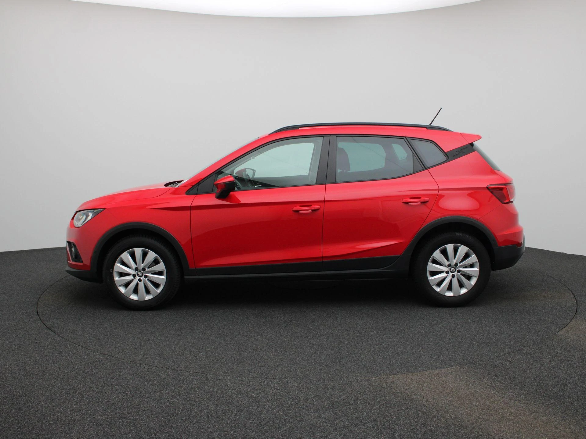 SEAT-Arona-image-3