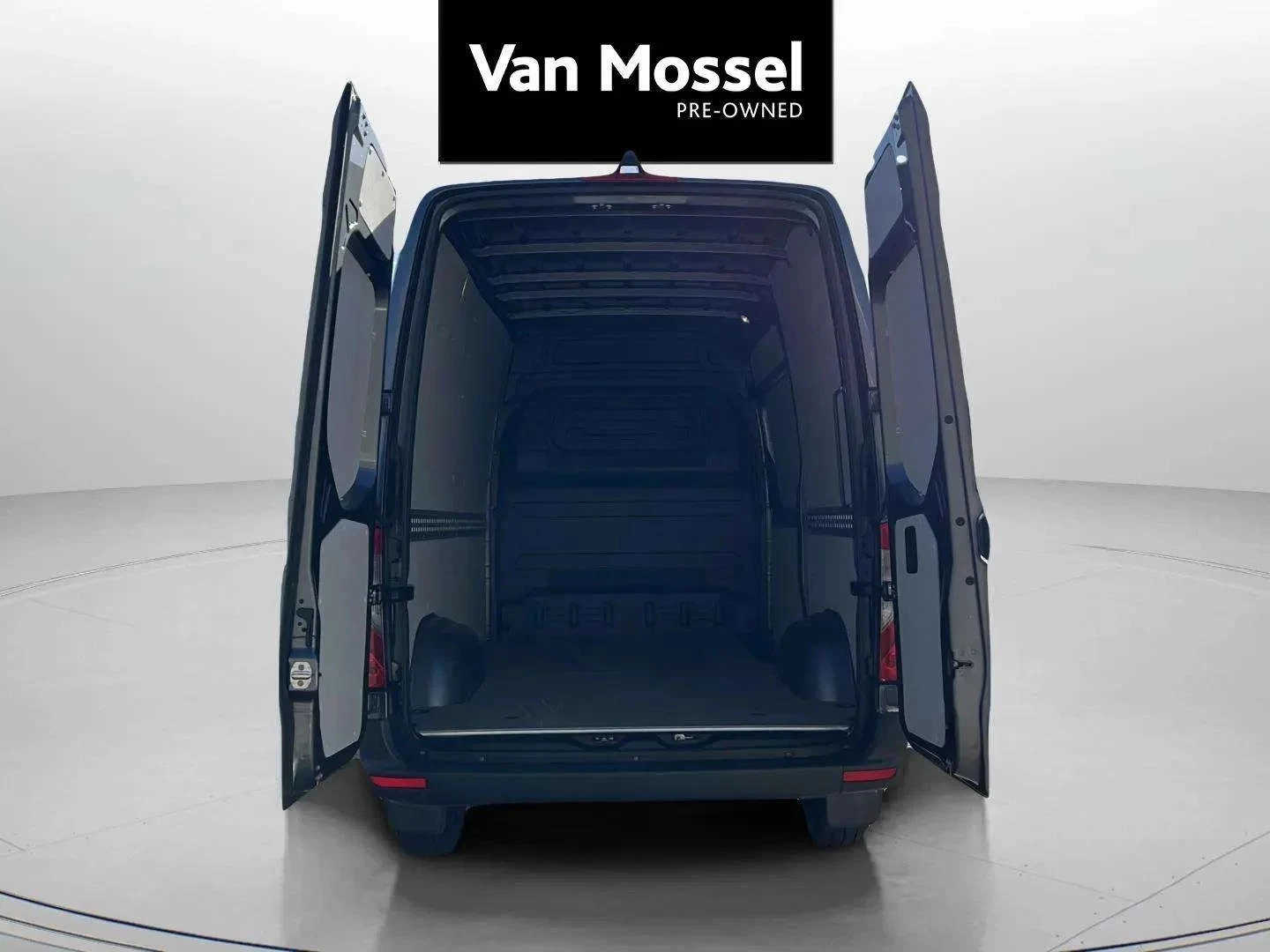 Mercedes-Benz-Sprinter-image-6