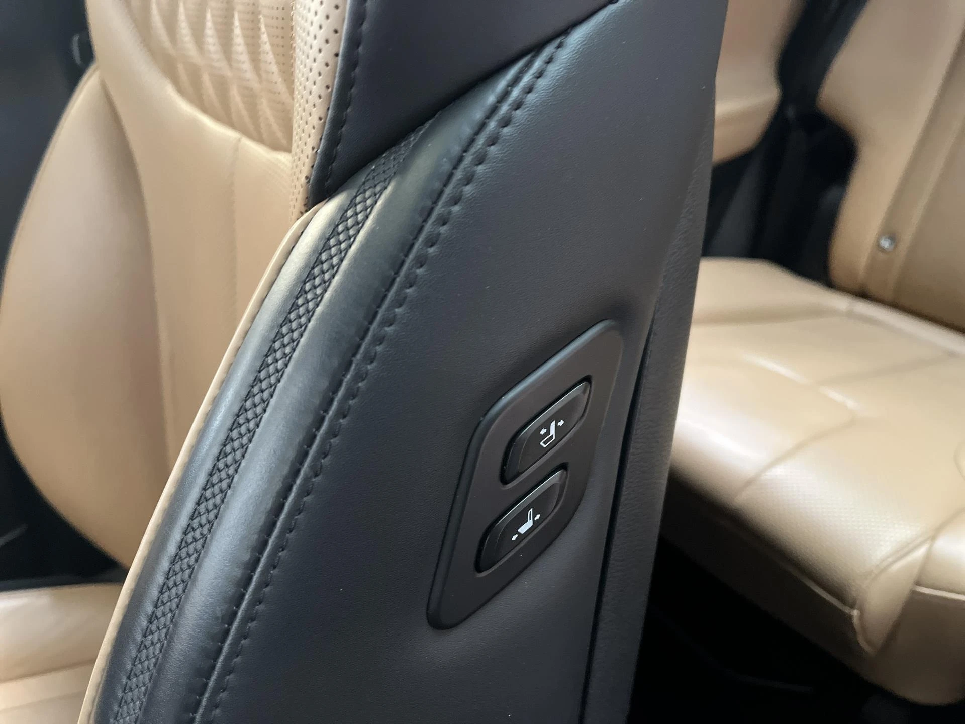 Hyundai-Santa Fe-image-17