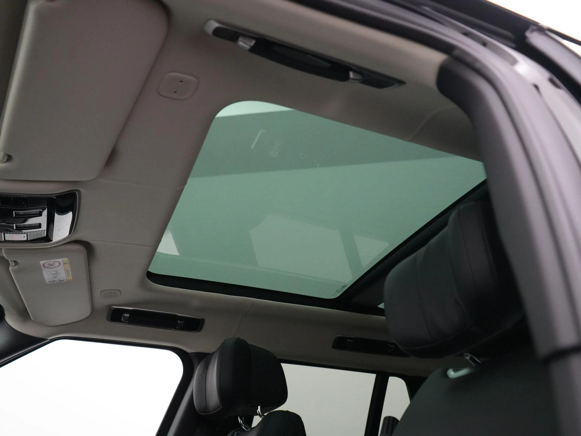 Land Rover-Range Rover-image-45