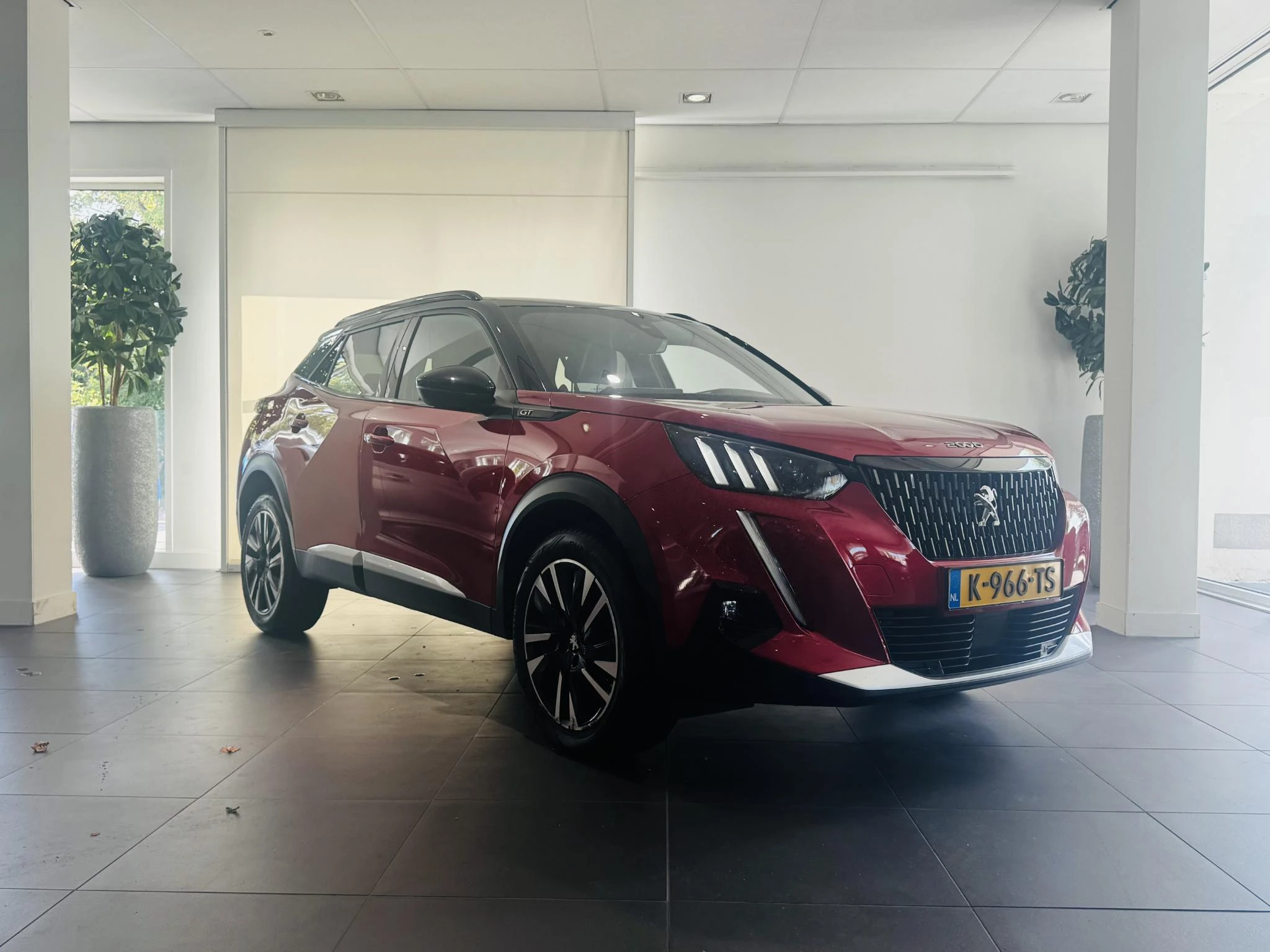 Peugeot-2008-image-2