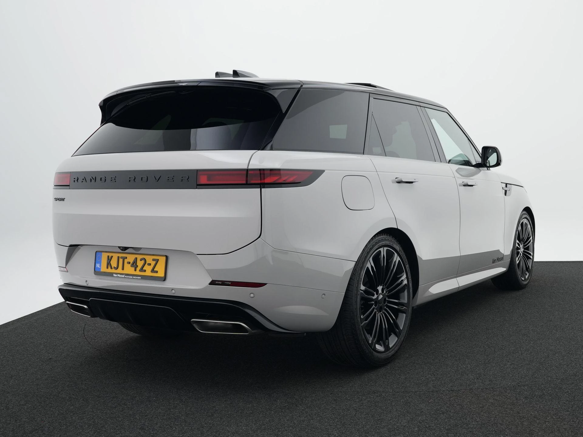 Land Rover Range Rover Sport 3.0 P460e MOMENTUM EDITION
