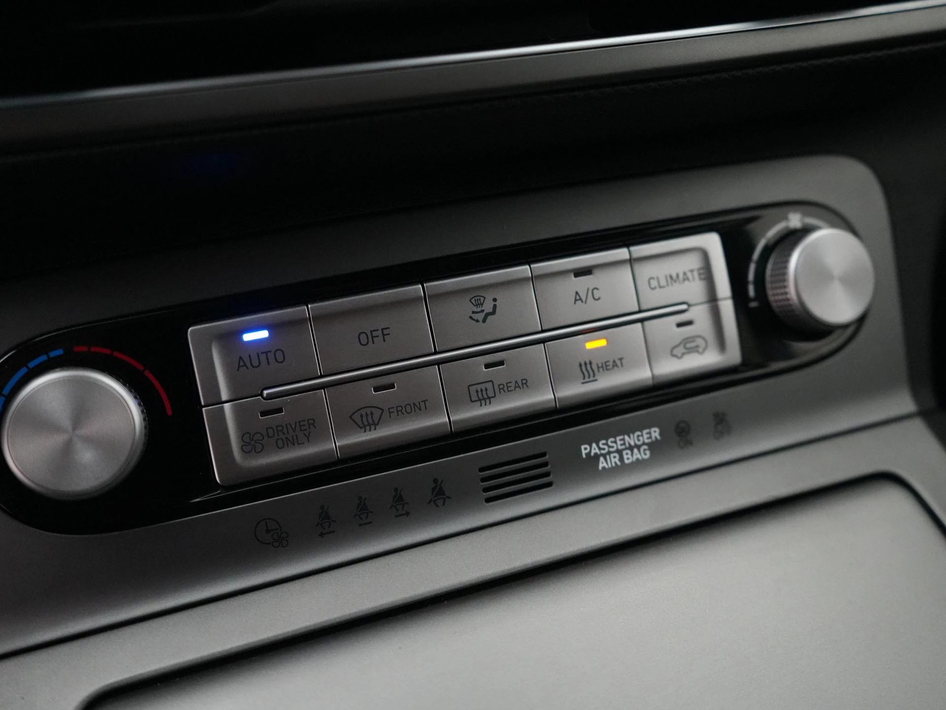 Hyundai Kona EV Premium 64 kWh