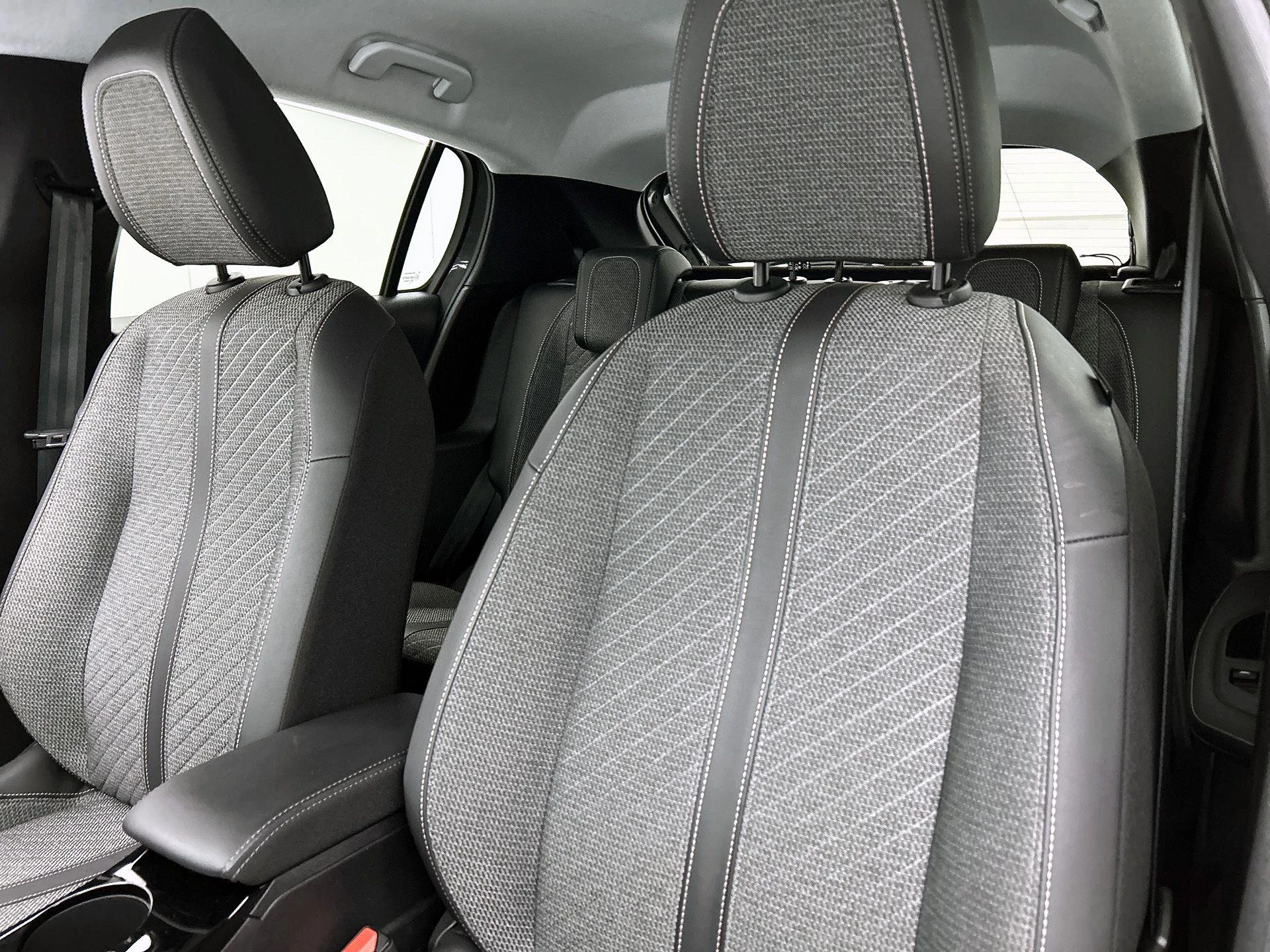 Peugeot-208-image-9