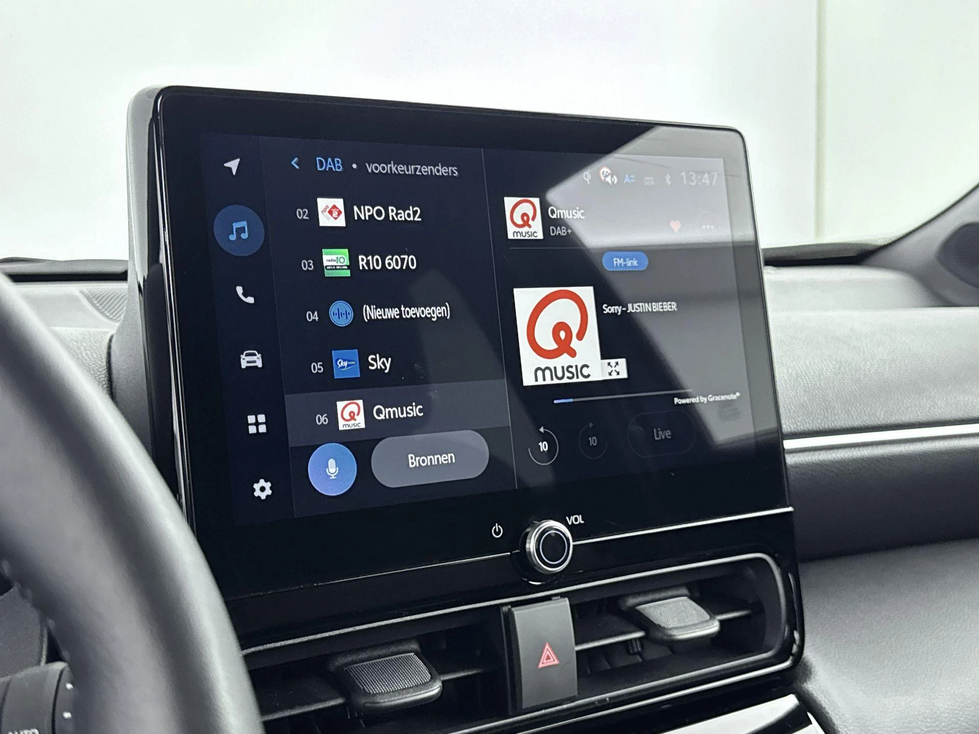 Toyota-Yaris Cross-image-6