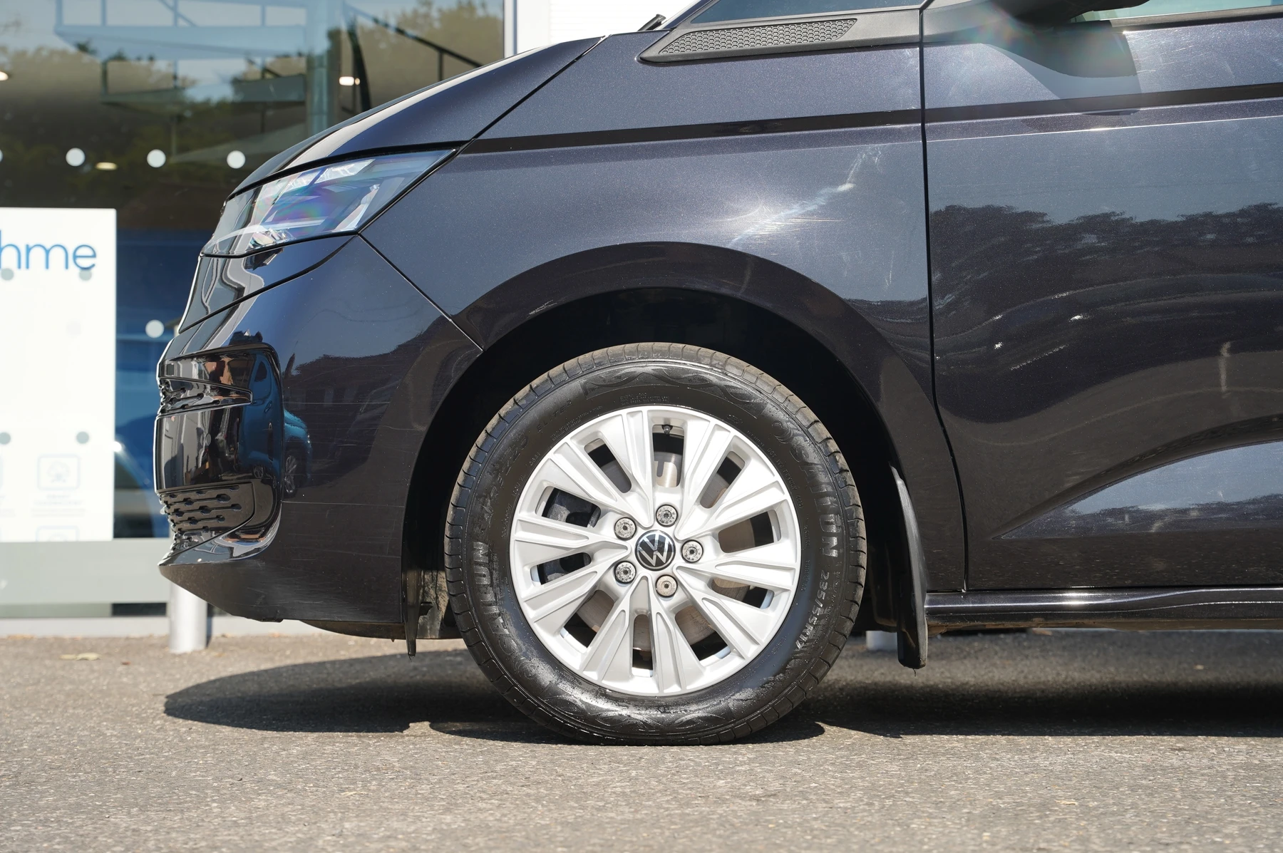 Volkswagen-Multivan-image-4