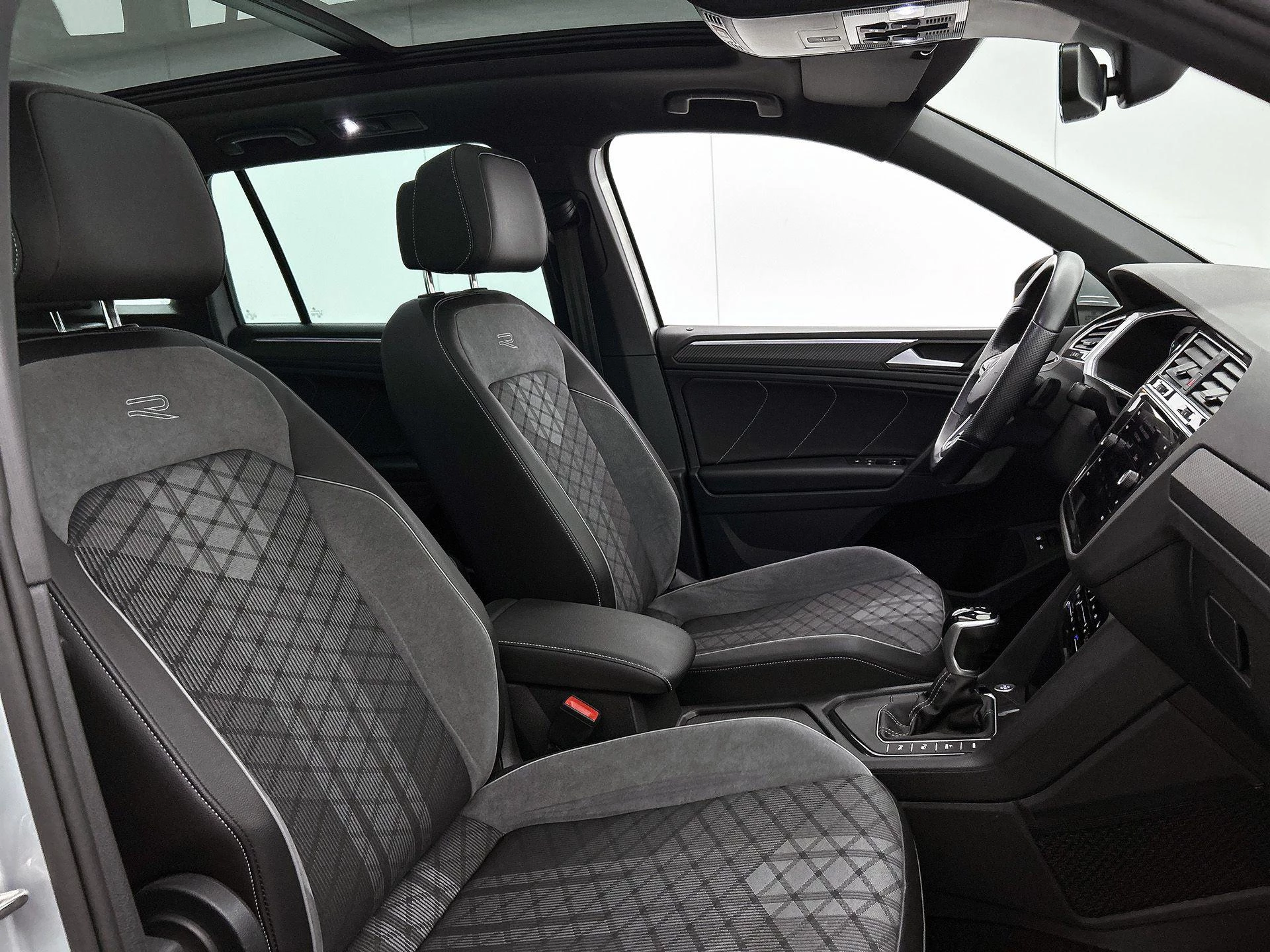 Volkswagen-Tiguan-image-34