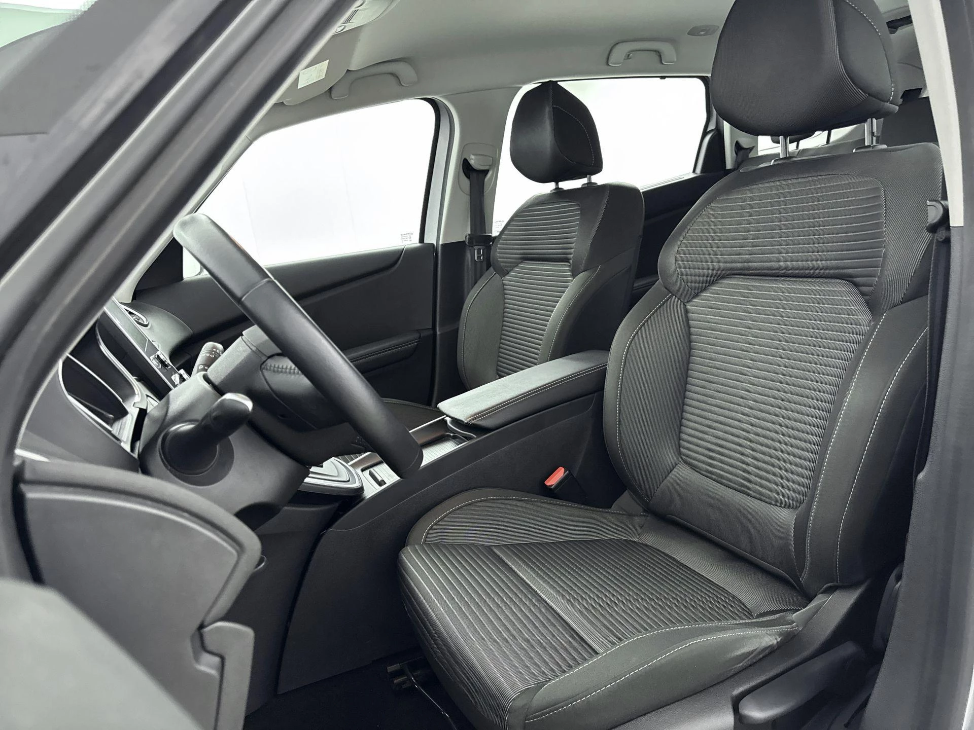 Renault-Grand Scénic-image-23