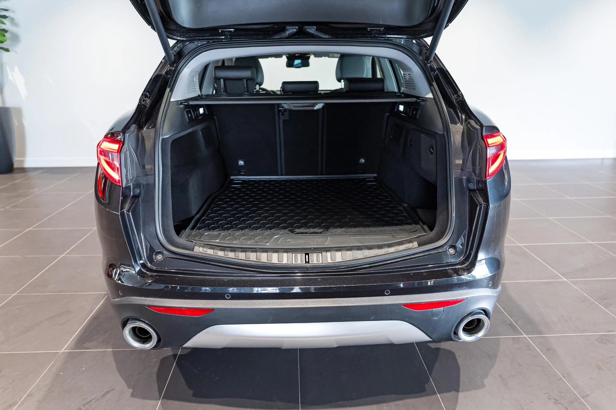 Alfa Romeo-Stelvio-image-13