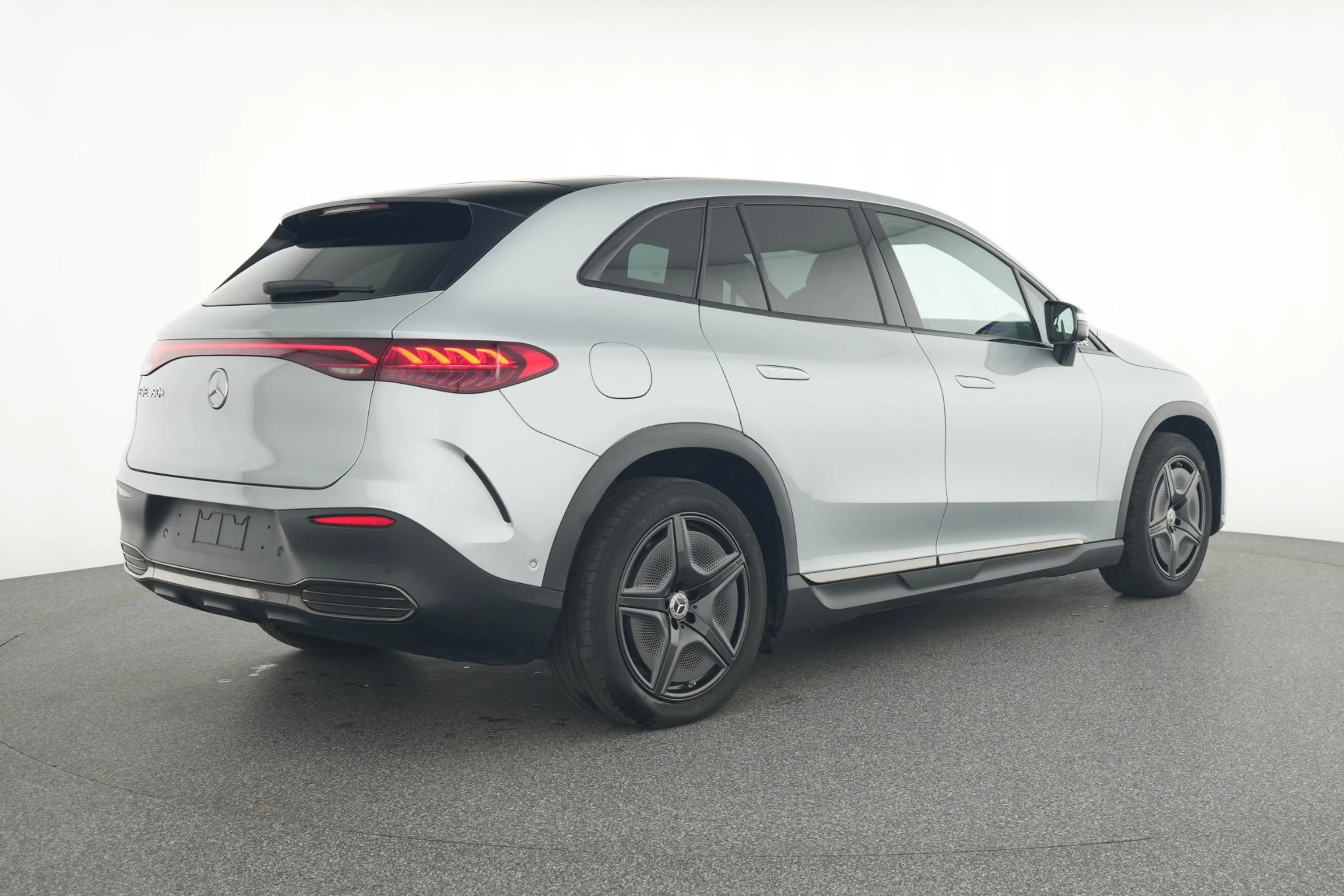 Mercedes-Benz-EQE-image-6