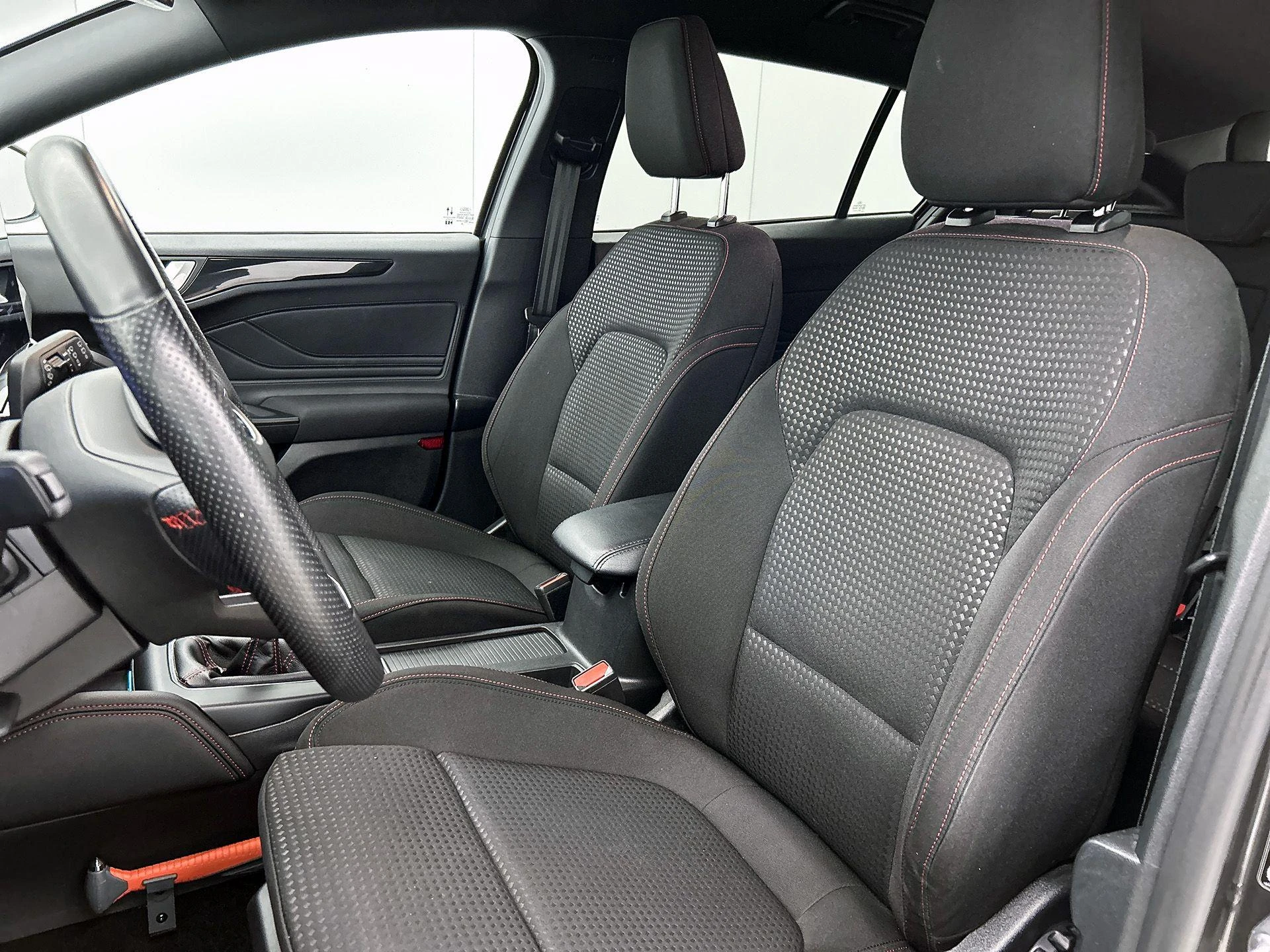 Ford Focus Wagon 1.0 EcoBoost Hybrid ST Line X