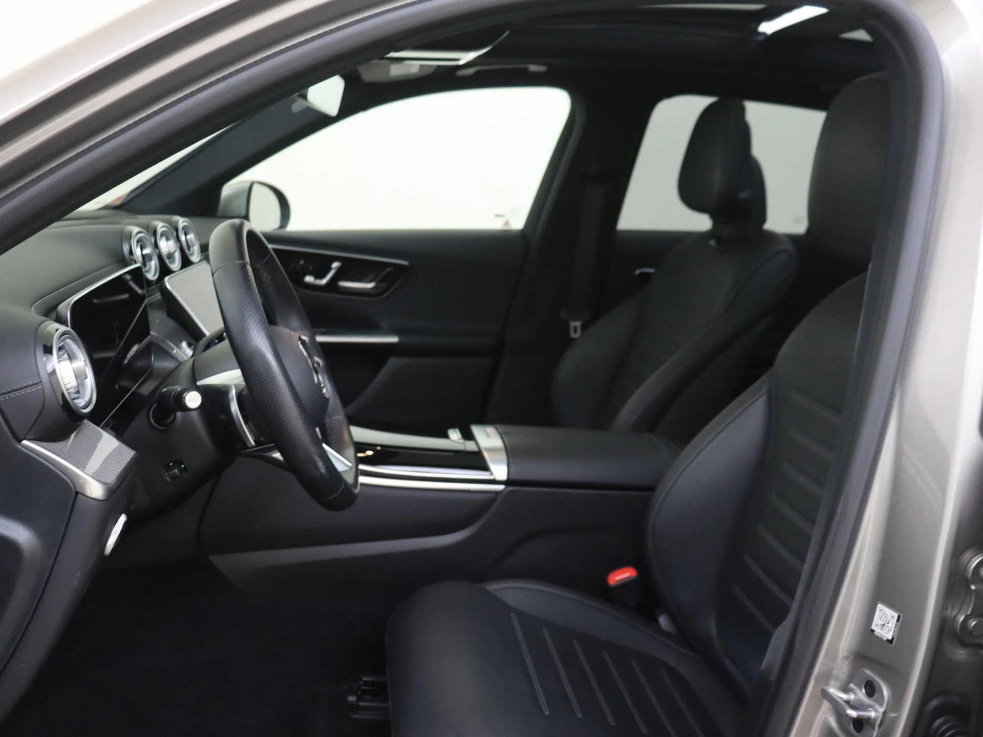 Mercedes-Benz-GLC-image-10
