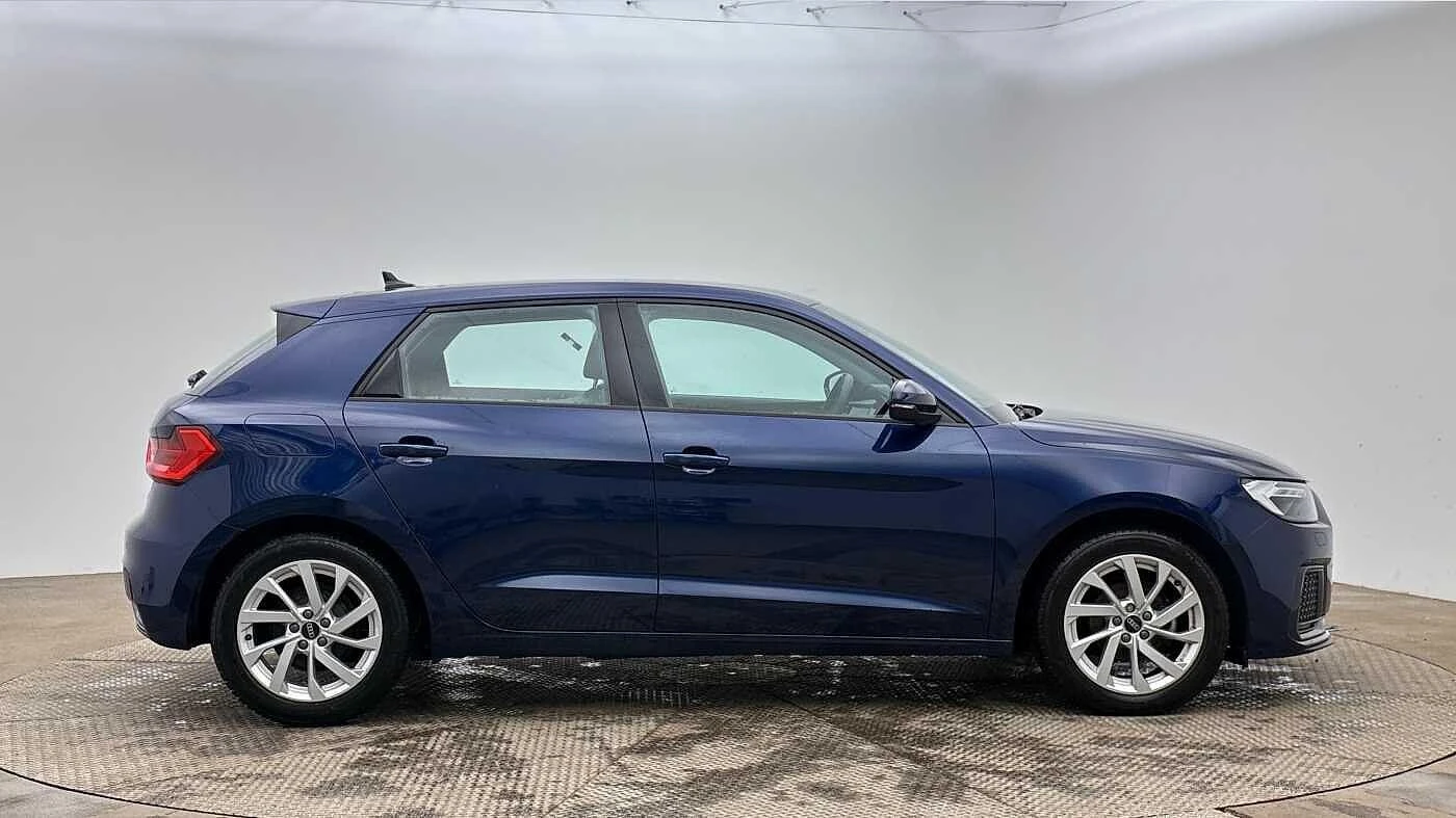 Audi-A1 Sportback-image-3
