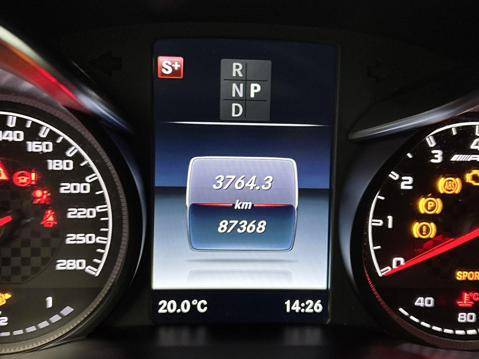 Mercedes-Benz-GLC-image-19