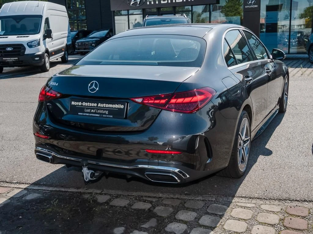 Mercedes-Benz-C-Klasse 300 d-image-5