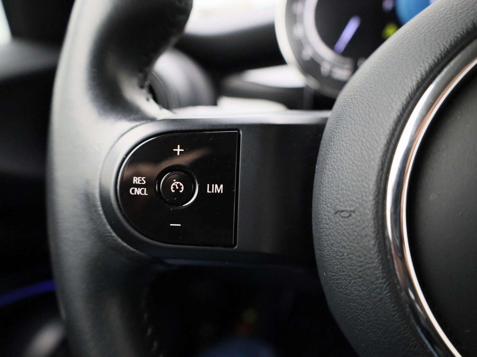 MINI-Cooper-image-16