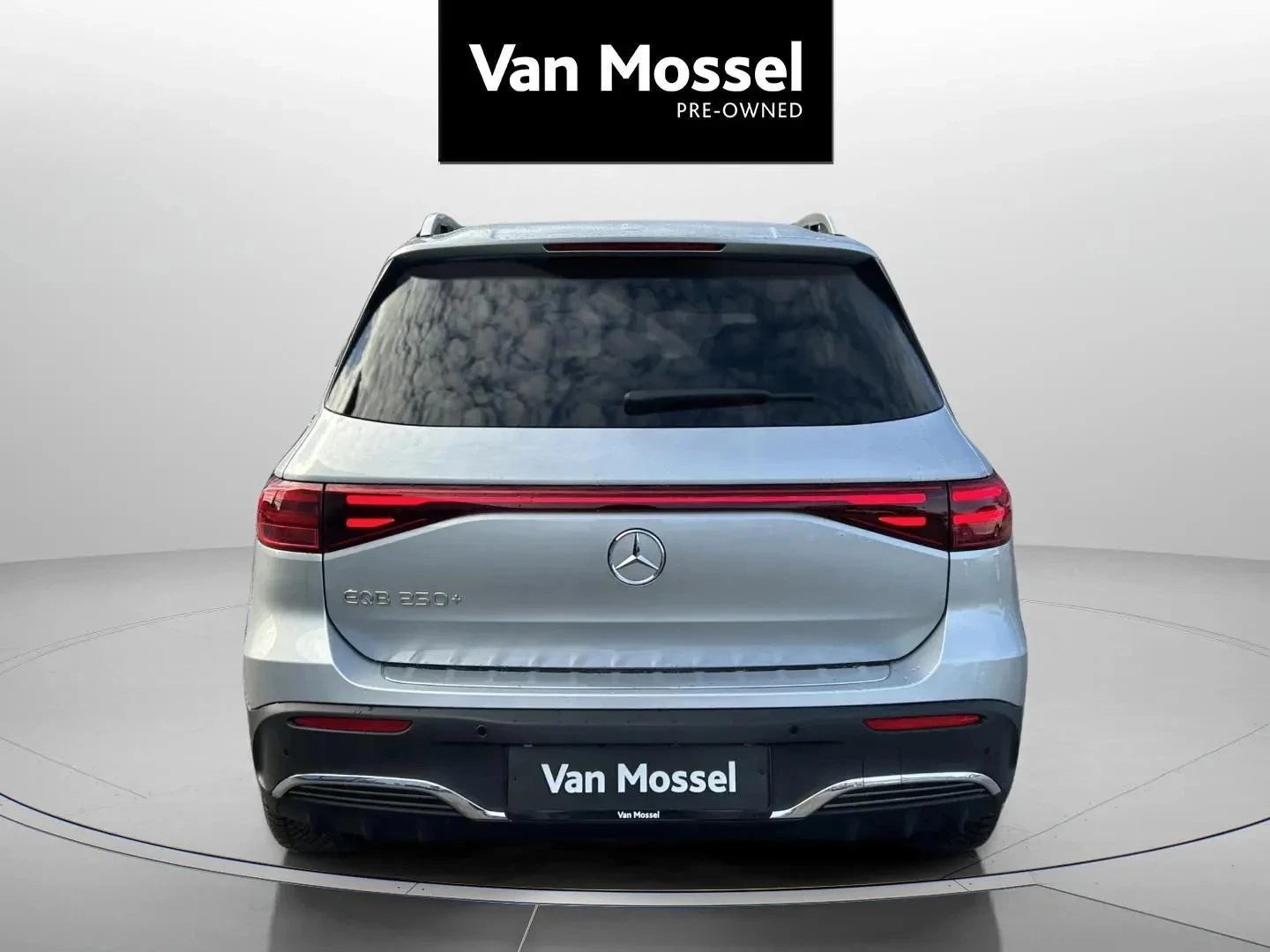 Mercedes-Benz-EQB-image-5
