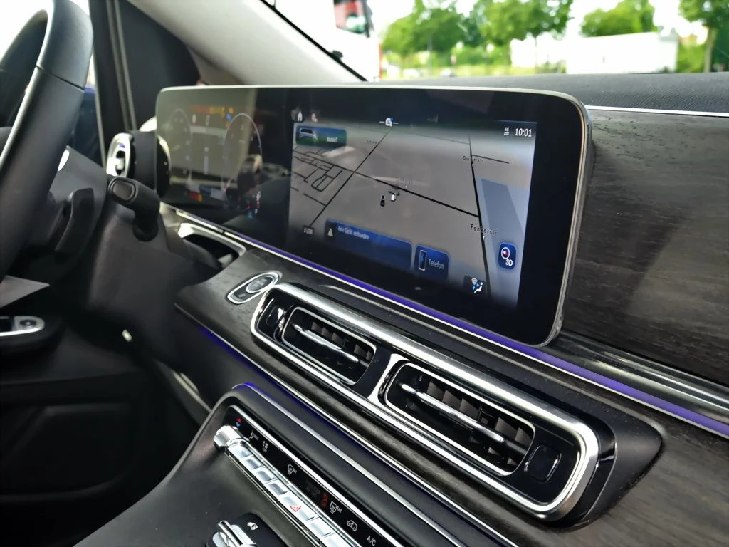 Mercedes-Benz-V-Klasse 220-image-9