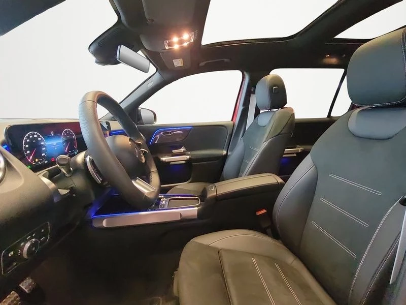 Mercedes-Benz-GLB-image-17