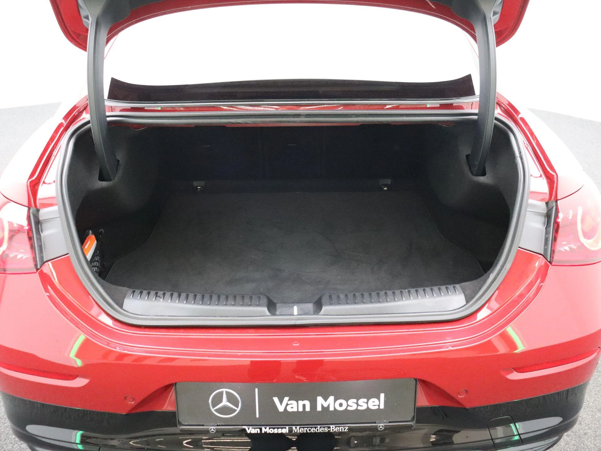 Mercedes-Benz CLA 250+ SPORT EDITION + MULTIBEAM LED + PANO +