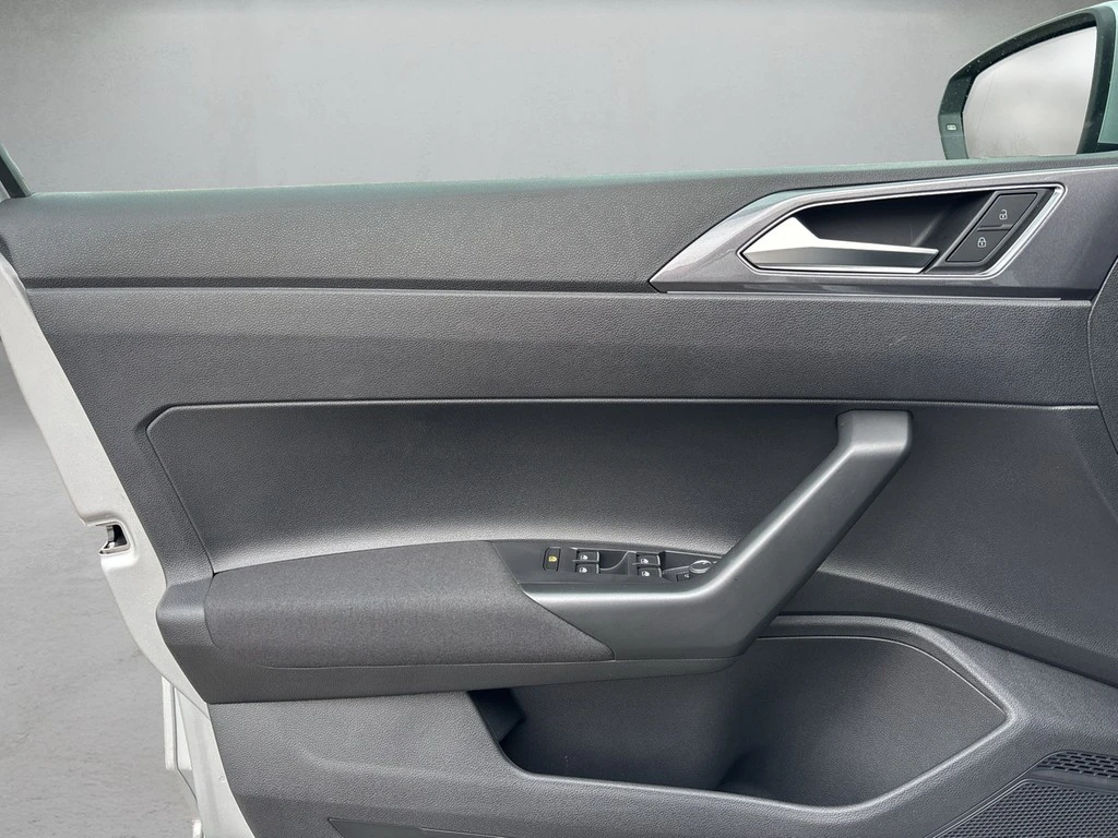 Volkswagen-Polo-image-5