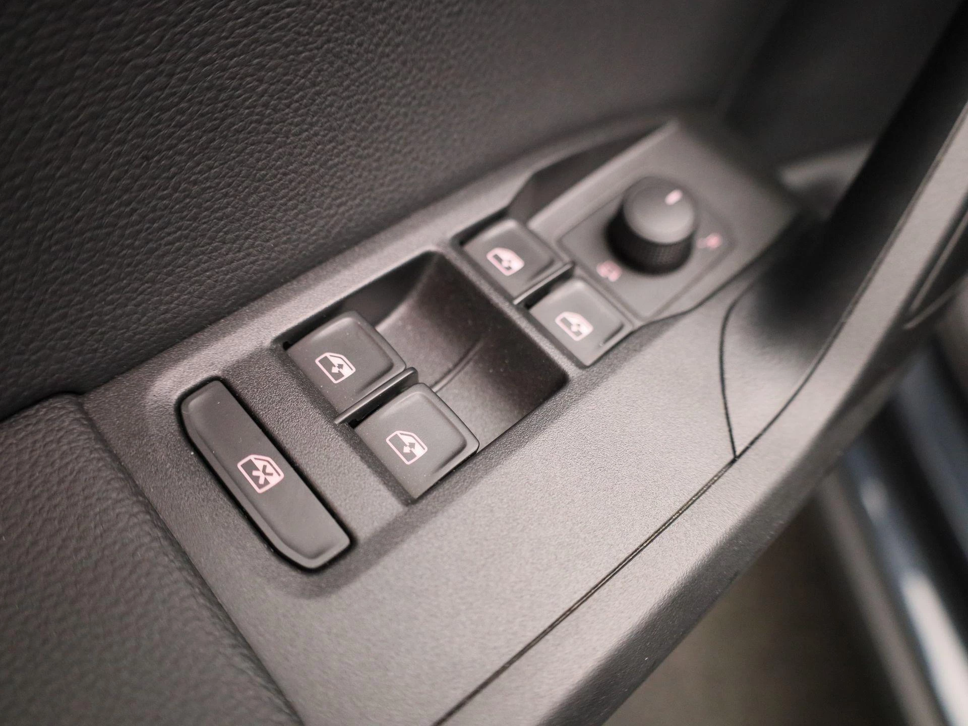 SEAT-Arona-image-26