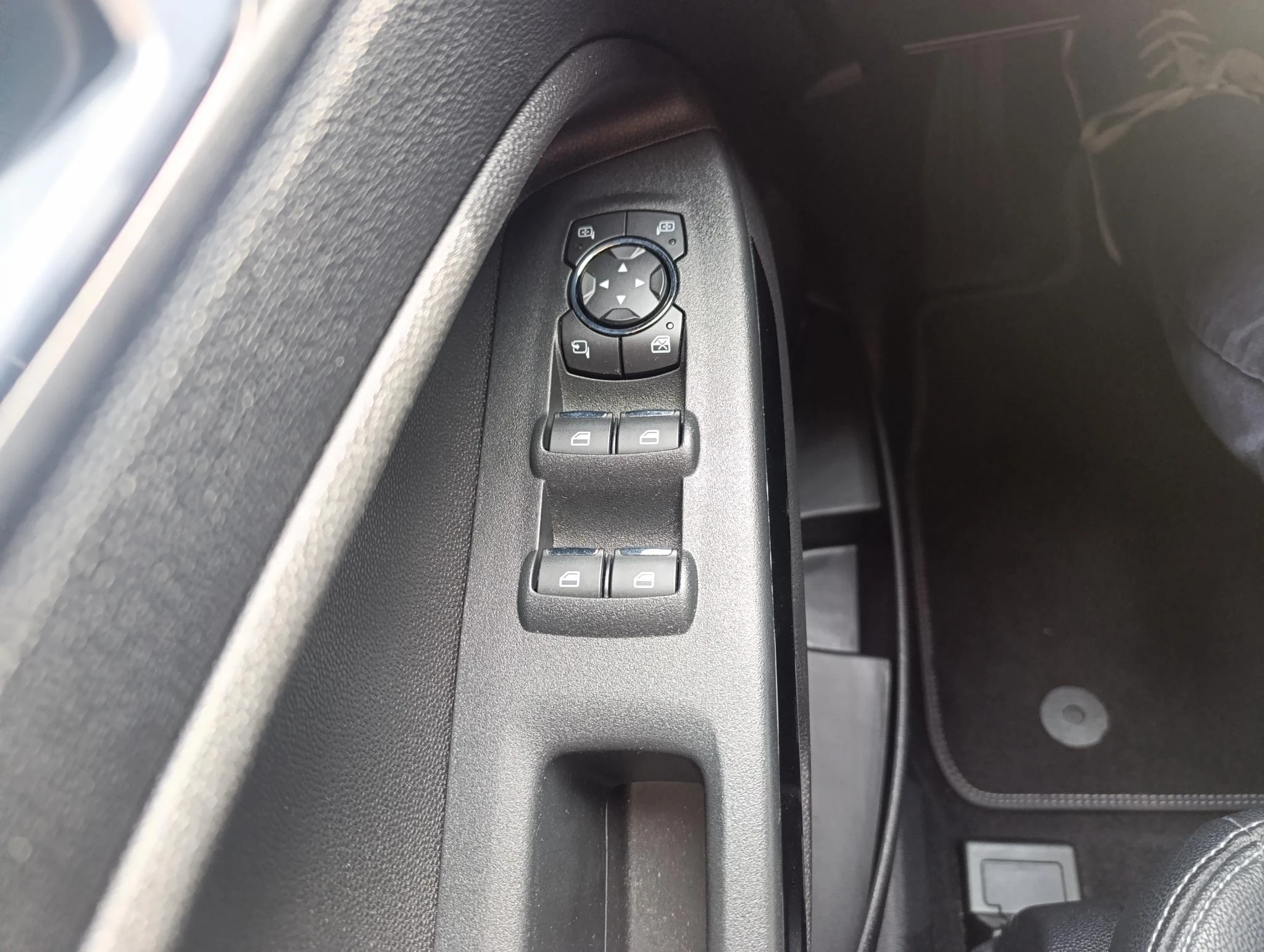 Ford-EcoSport-image-15