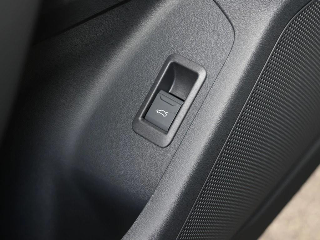 Audi-Q6 e-tron-image-9