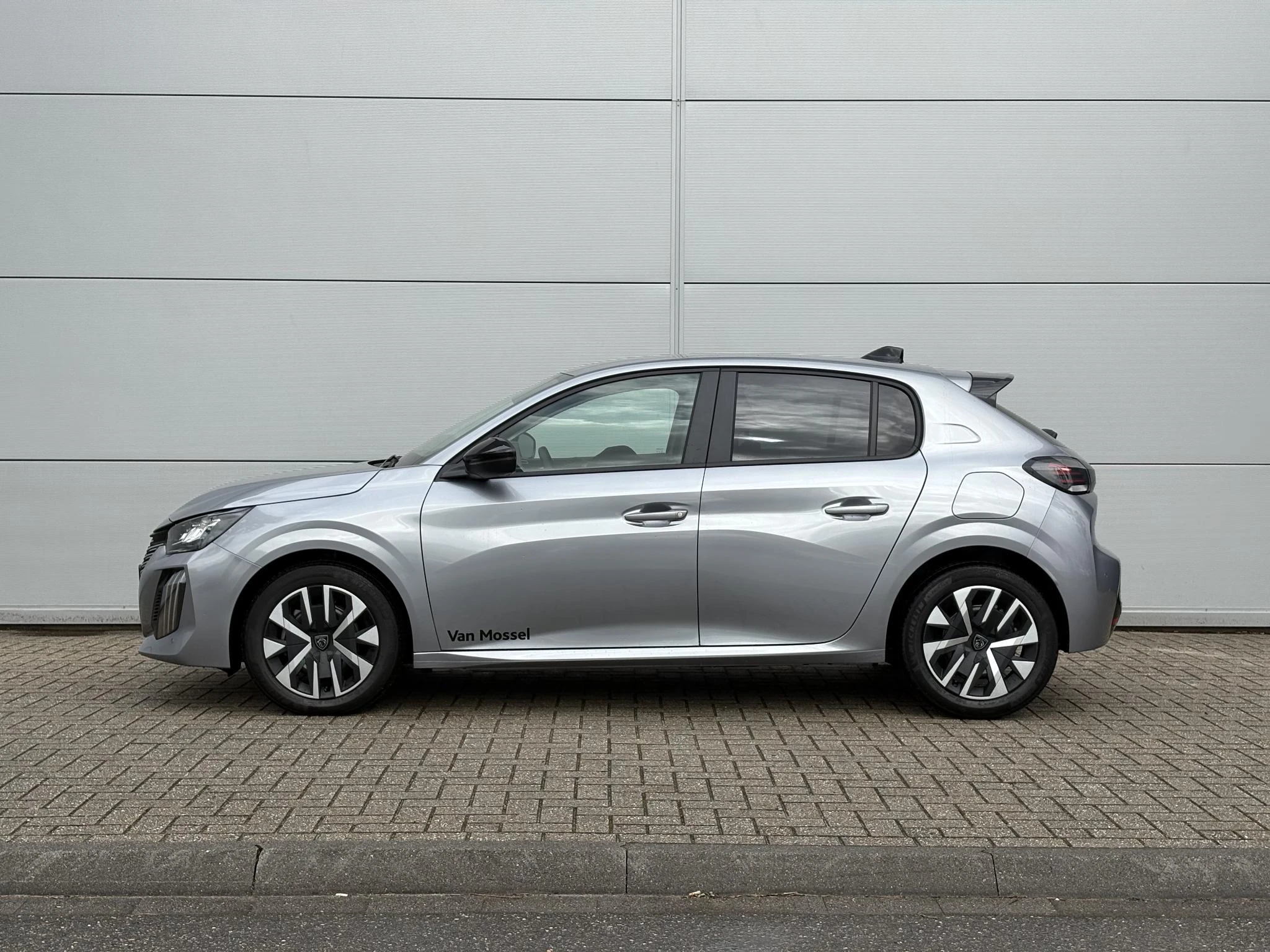 Peugeot-208-image-2