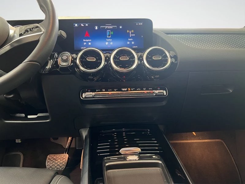 Mercedes-Benz GLA 200 d PROGRESSIVE AHK SHZ KLIMA NAVI MBUX ProgressiveC118 GLA 200 d PROGRESSIVE AHK SHZ KLIMA NAVI MBUX Progressive