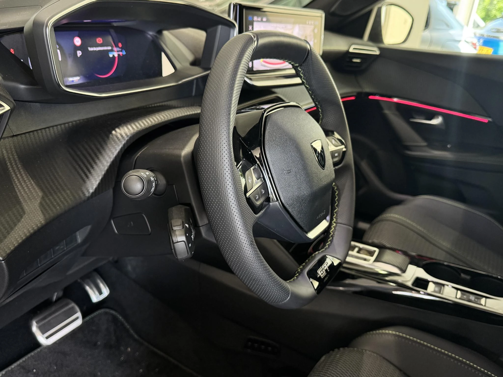 Peugeot 2008 1.2 Hybrid 145 GT