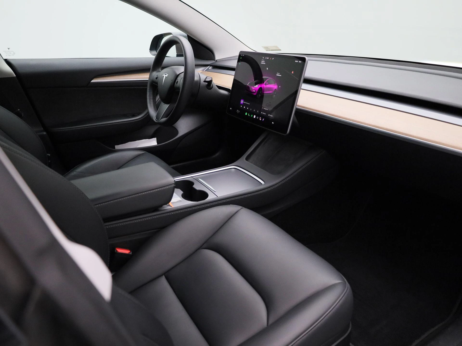 Tesla-Model 3-image-28