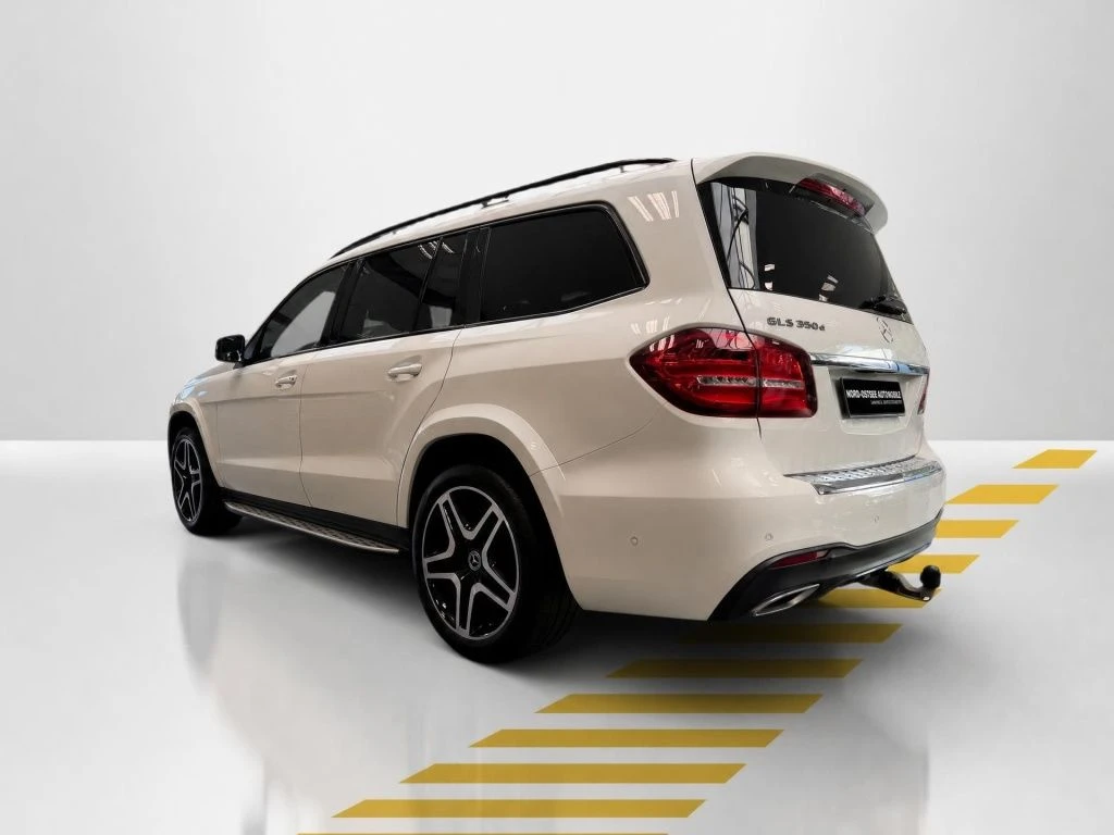Mercedes-Benz-GLS 350 d-image-11