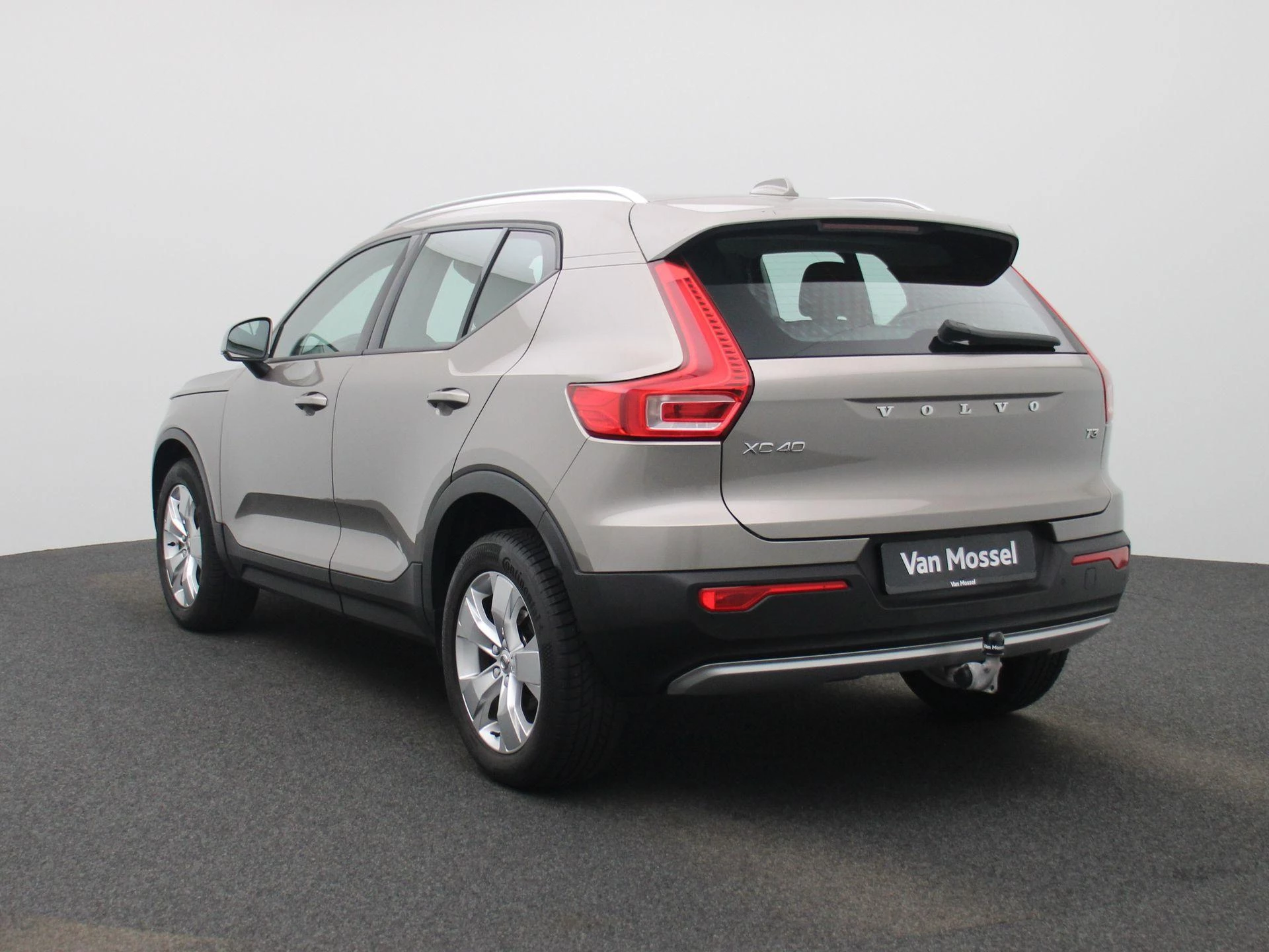 Volvo-XC40-image-1