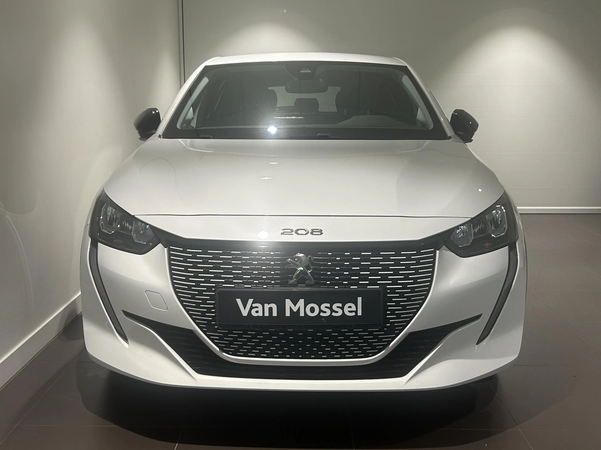 Peugeot-e-208-image-2