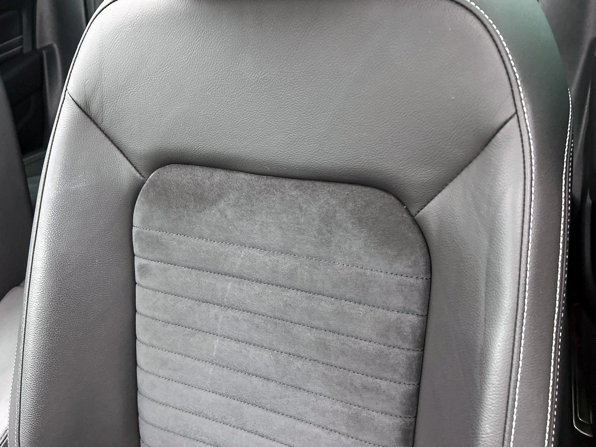 Volkswagen-Passat-image-24