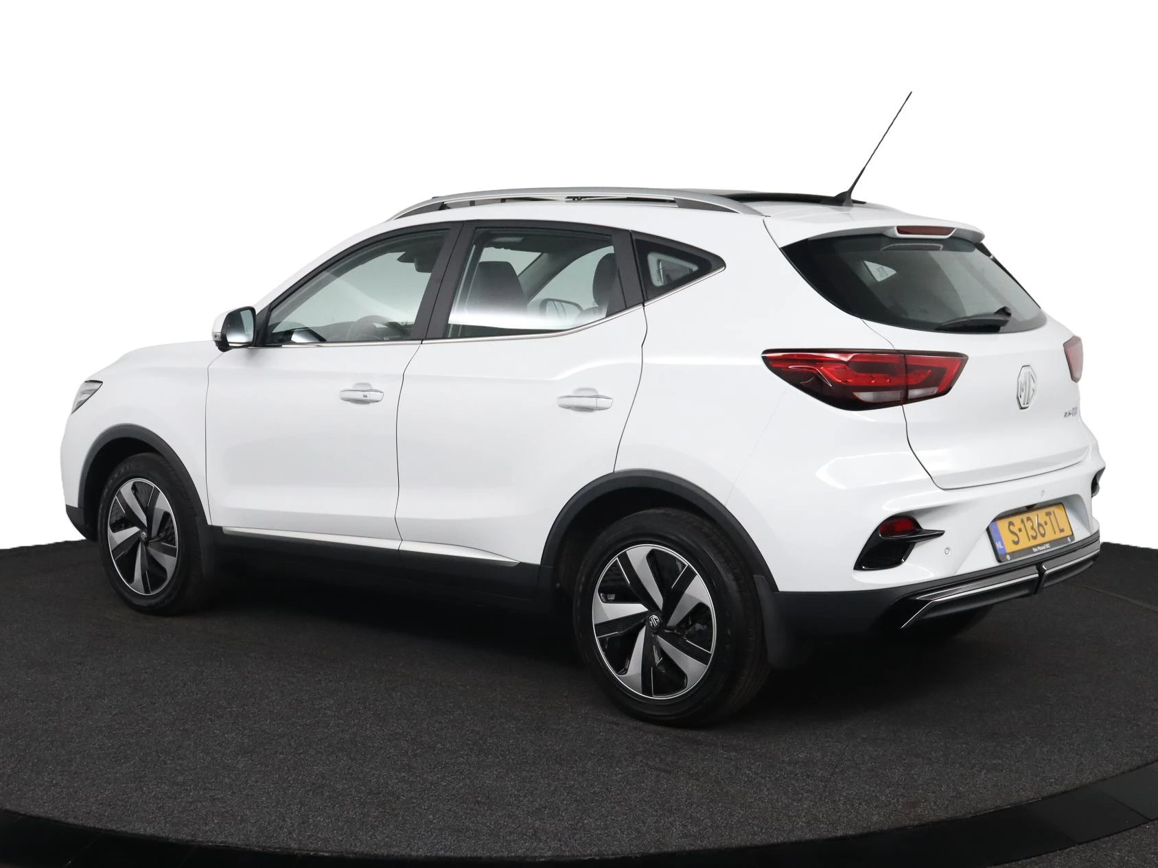 MG-ZS EV-image-8
