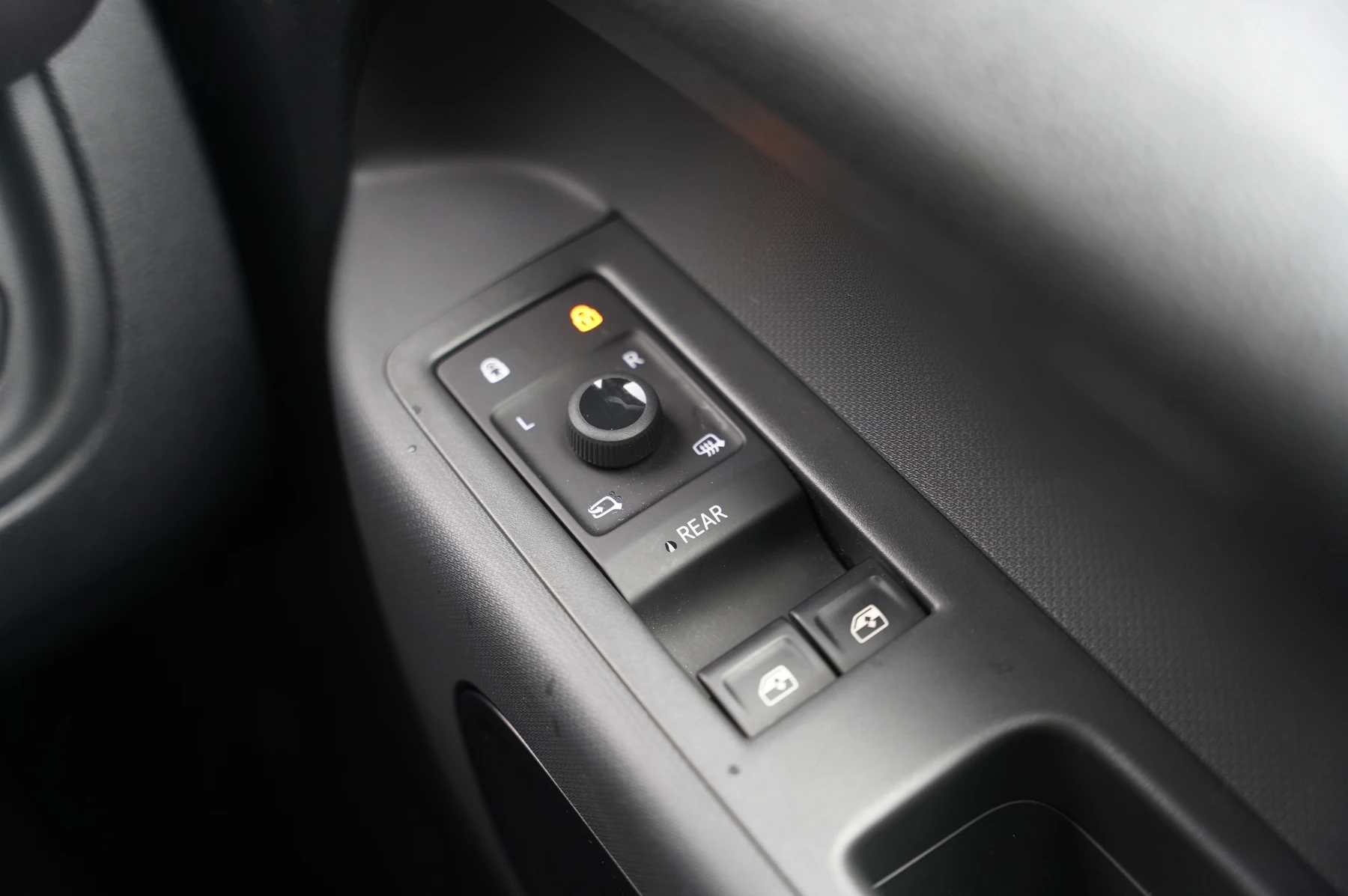 Volkswagen-ID. Buzz-image-20