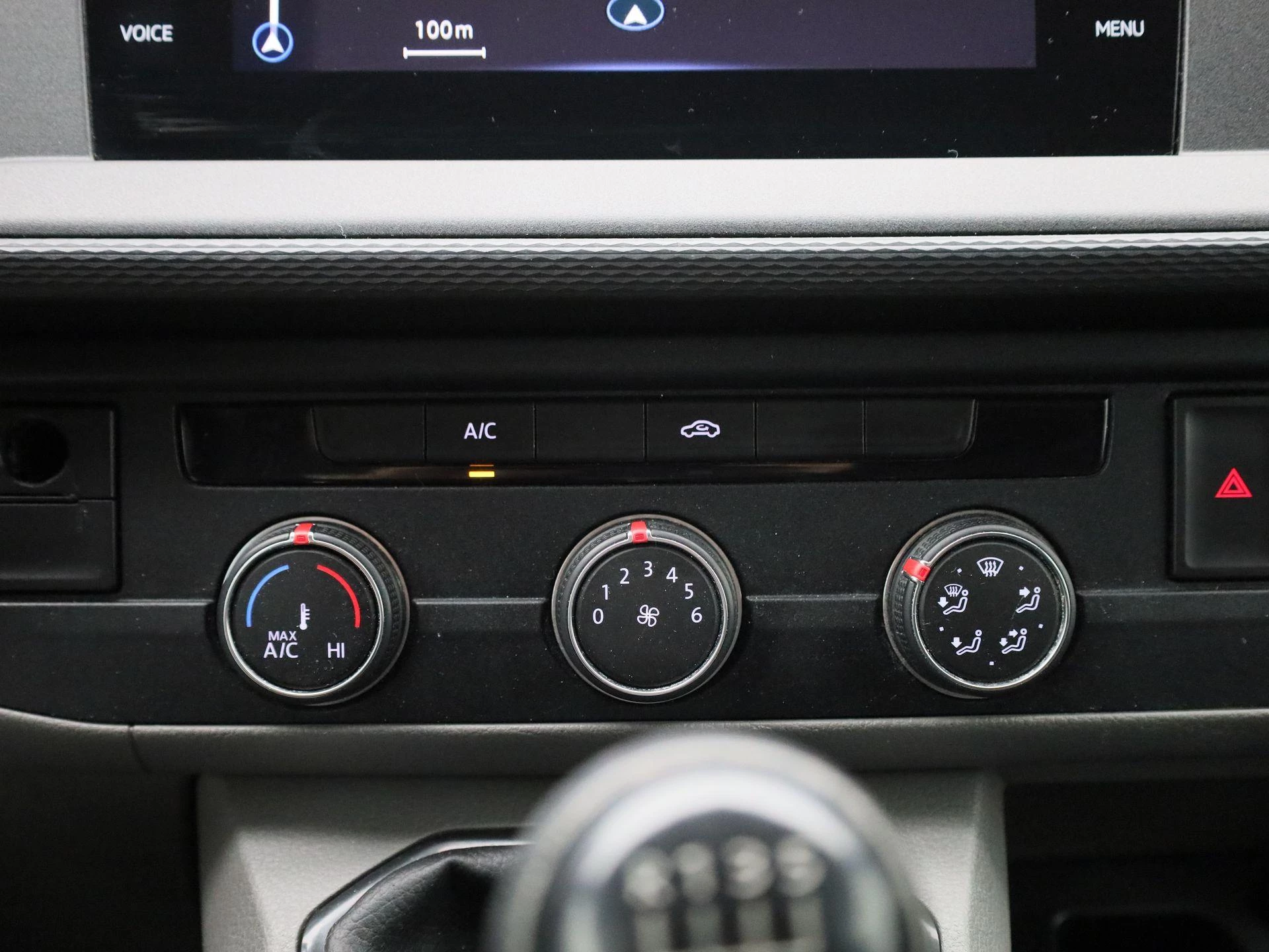 Volkswagen-Transporter-image-20
