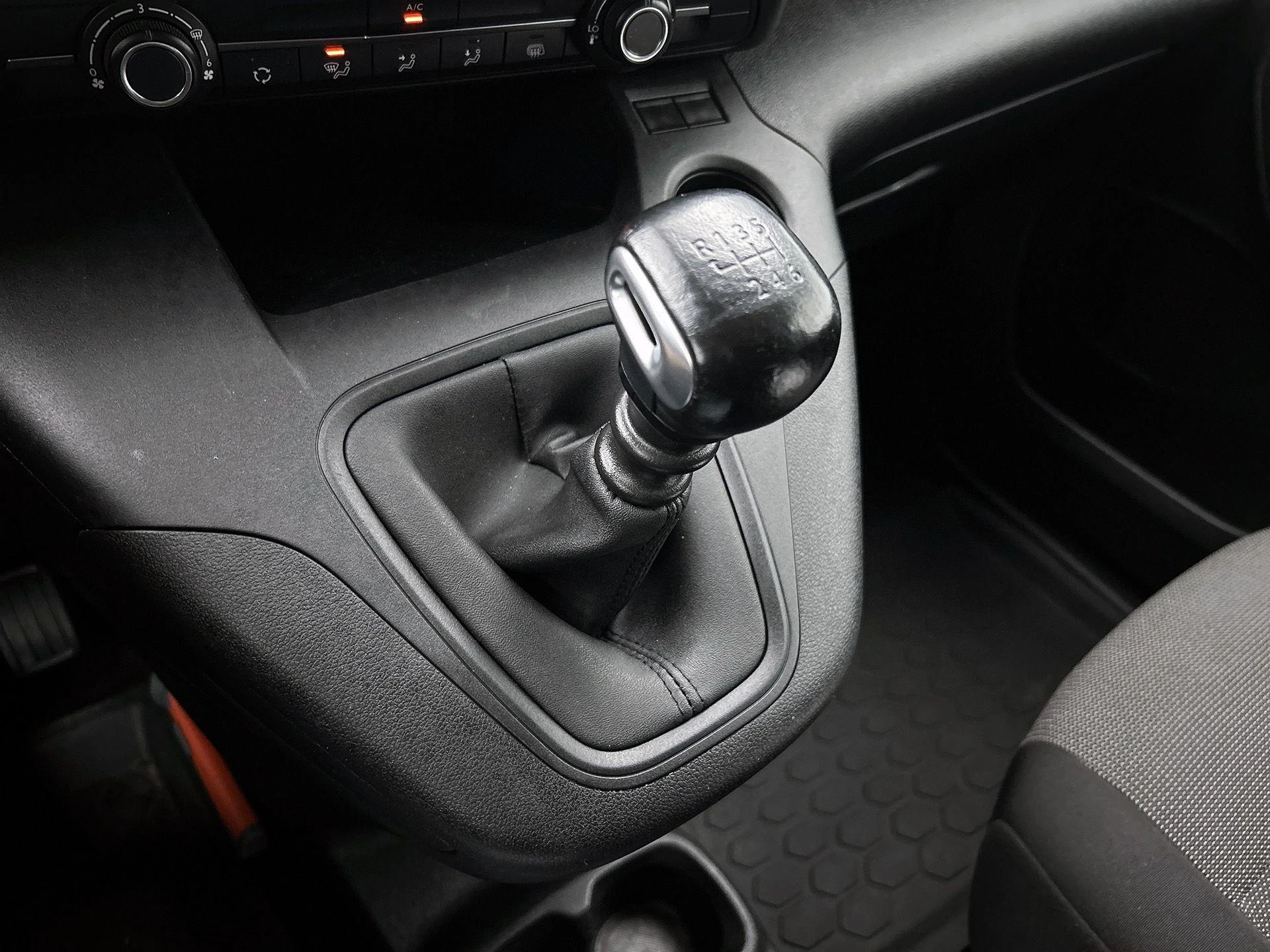 Opel-Combo-image-26