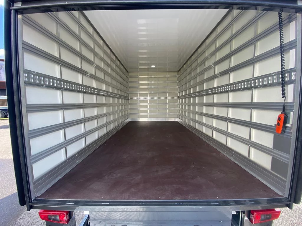 Volkswagen Crafter 35 Lwb Crafter 35 Wheelbase: 4490 mm Engine: 2,0 l 120 kW Gearbox: 8sp Automatic FWD