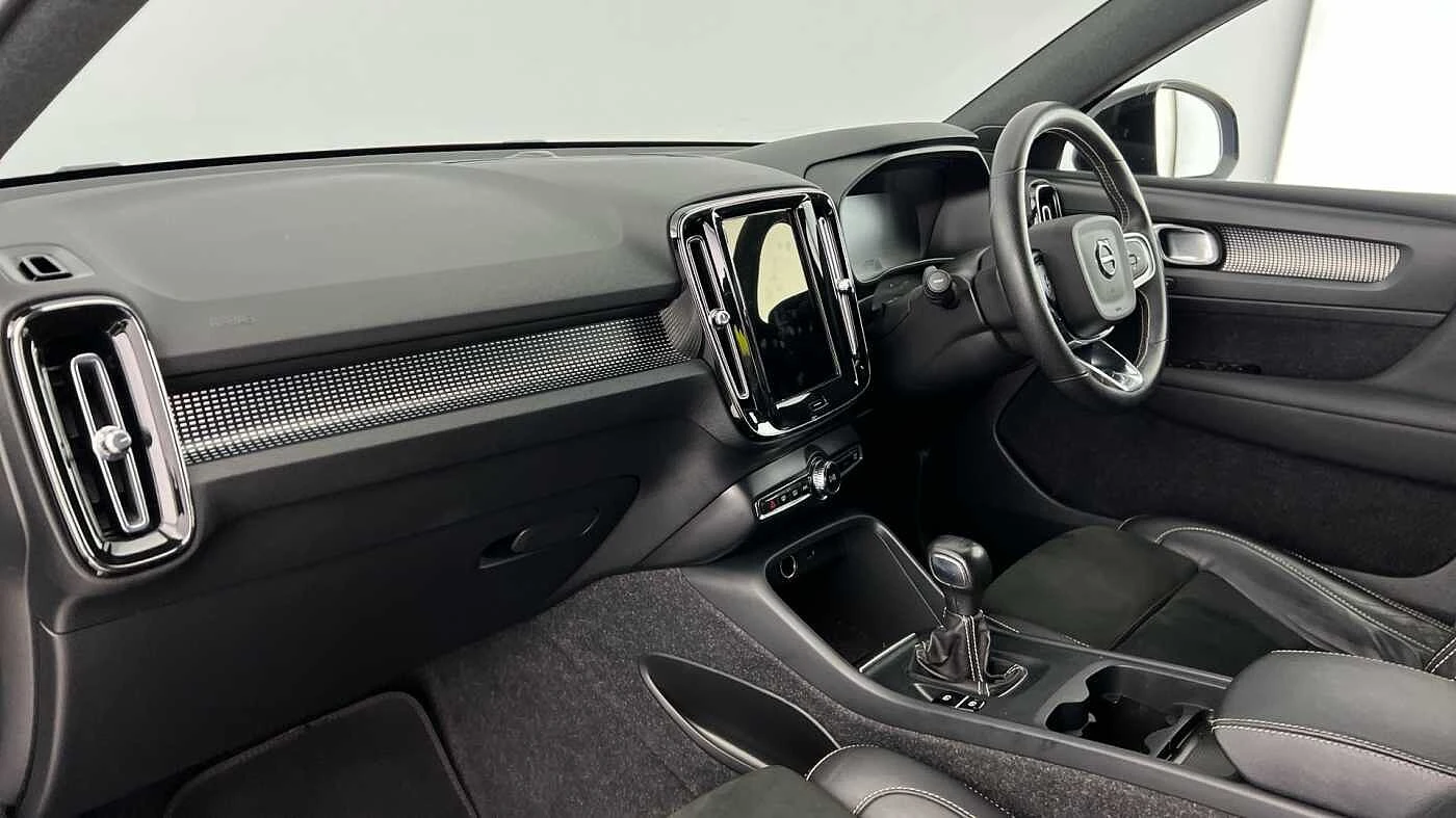 Volvo-XC40-image-3