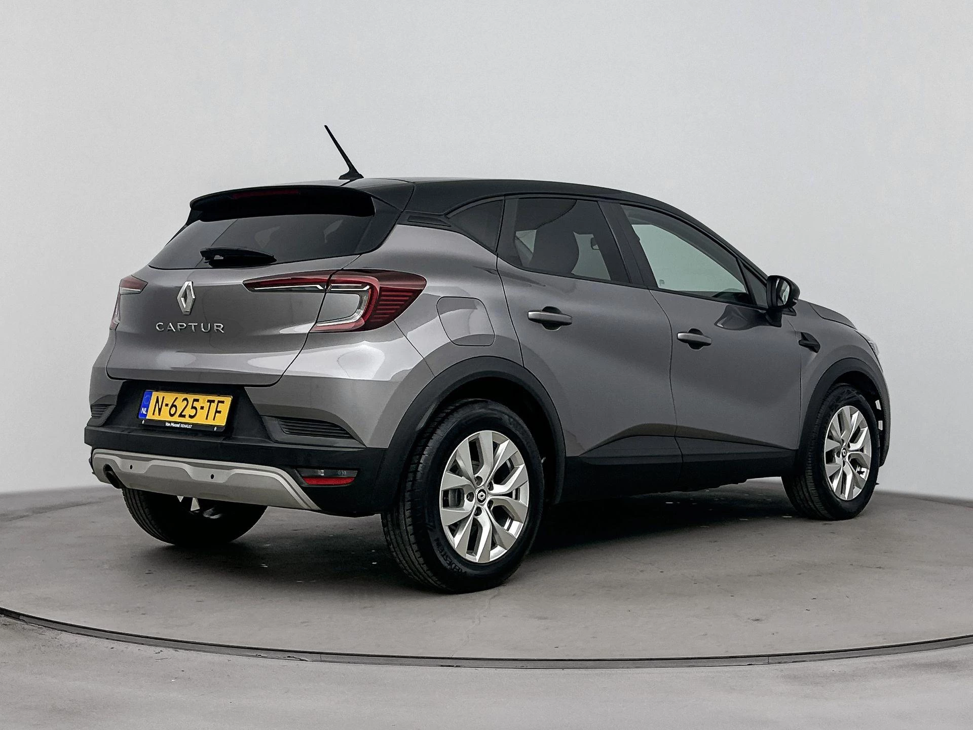 Renault-Captur-image-3