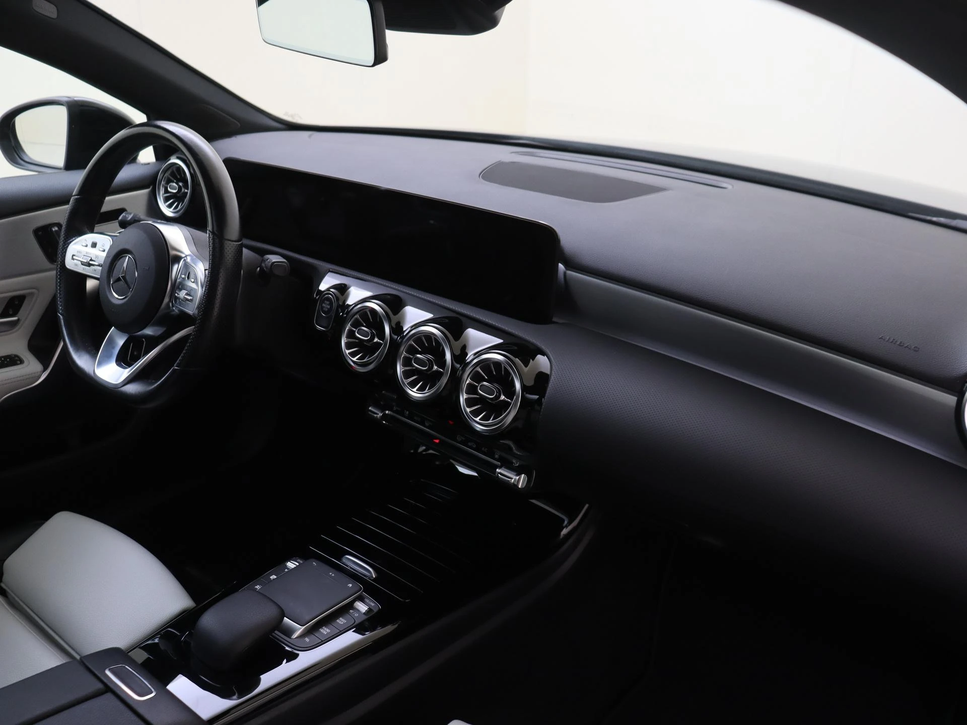 Mercedes-Benz-A-Klasse-image-4