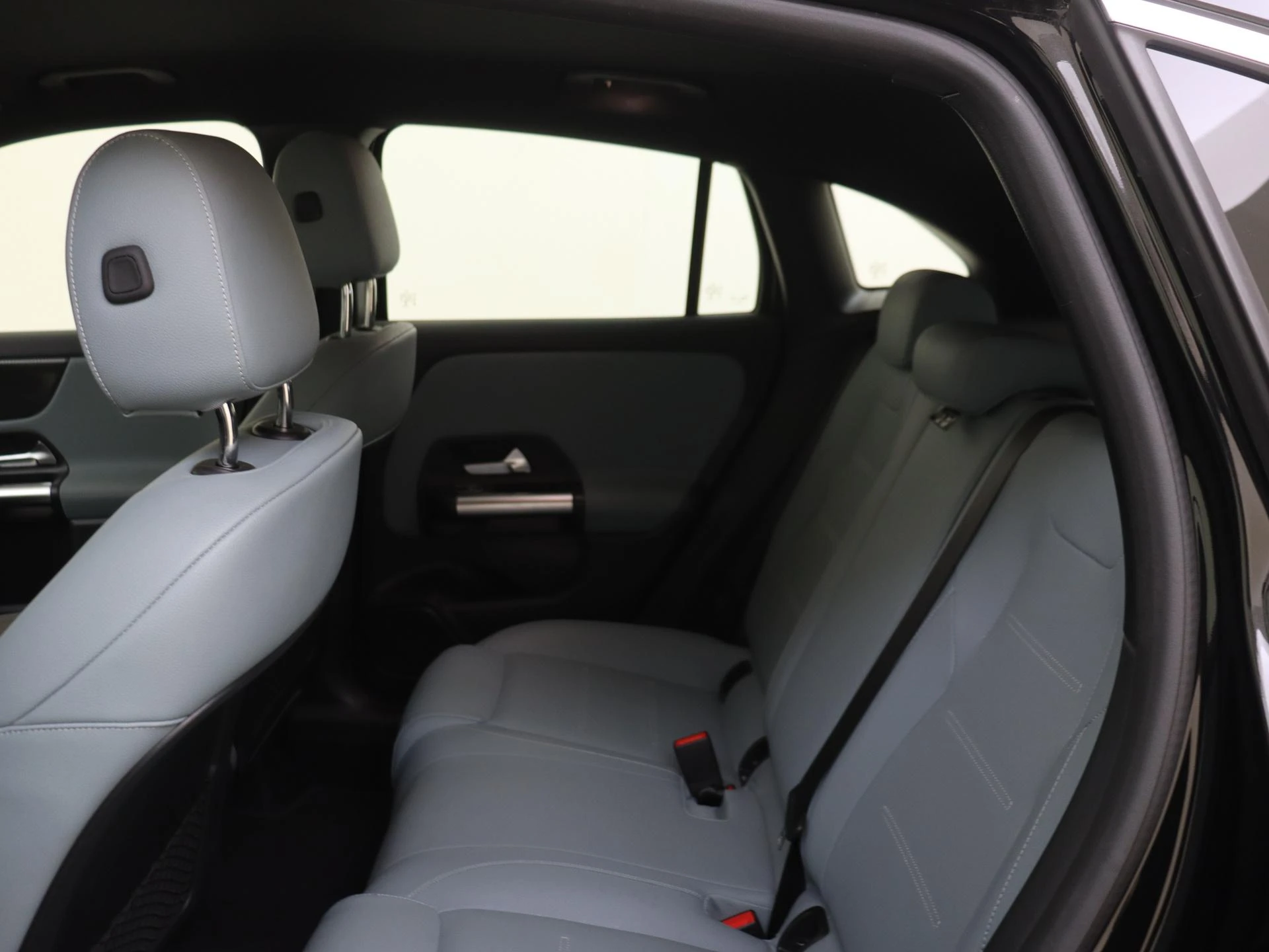 Mercedes-Benz-GLA-image-15