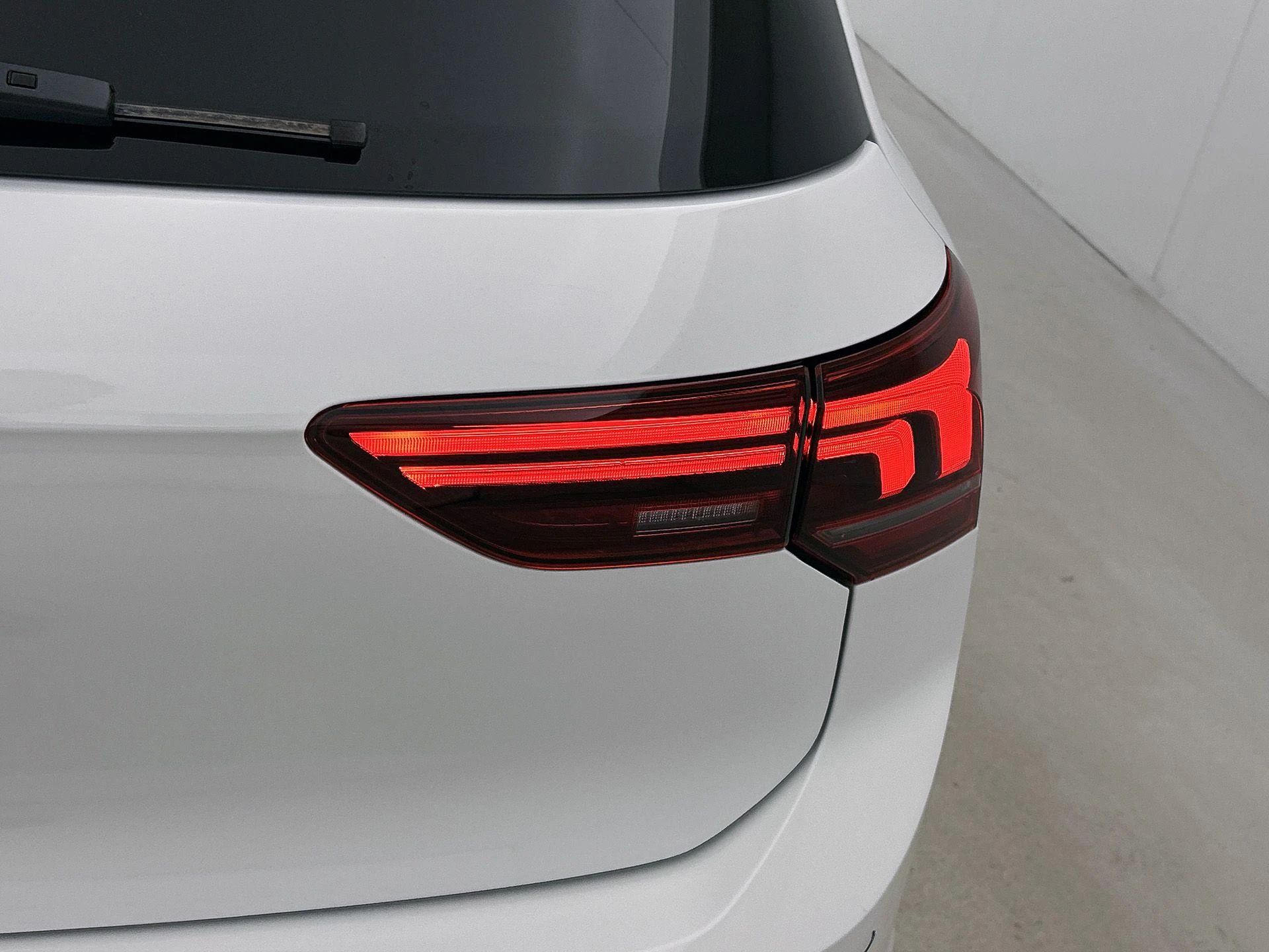 Volkswagen-Golf-image-14